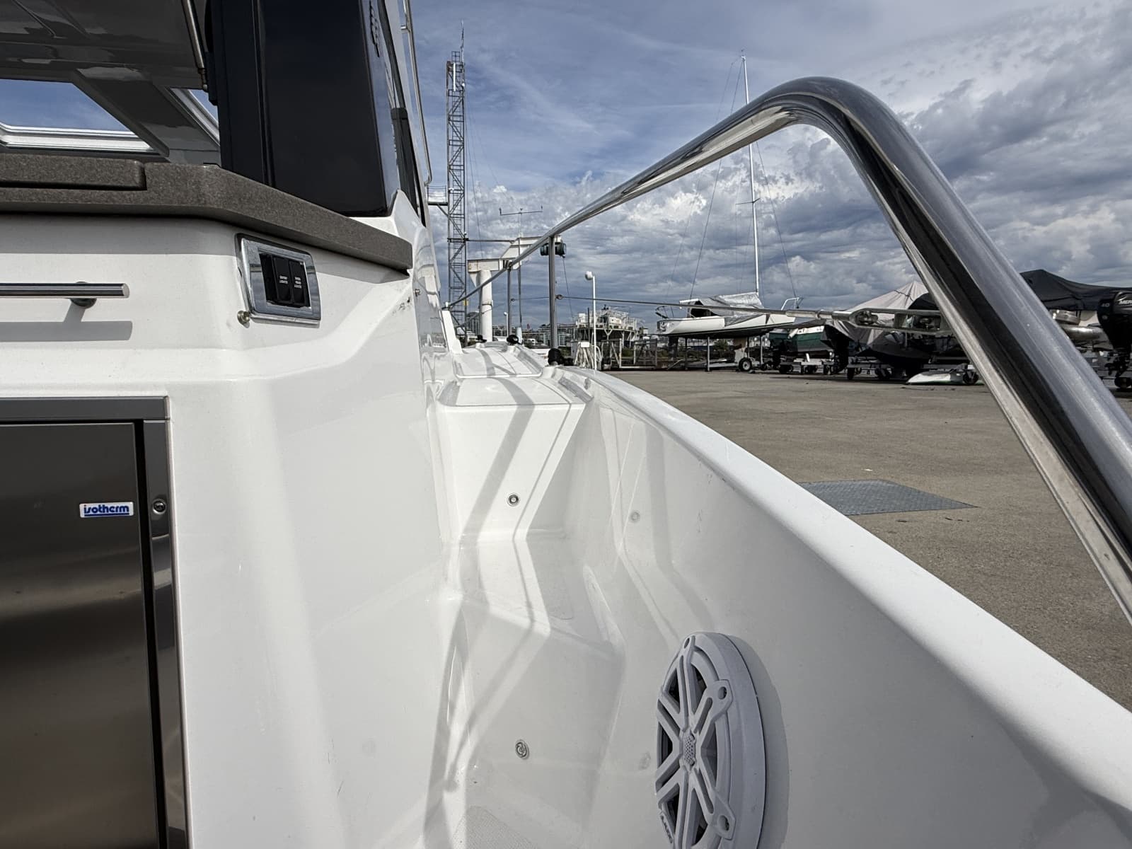 2022 Four Winns V355 Coupe - Photo 10