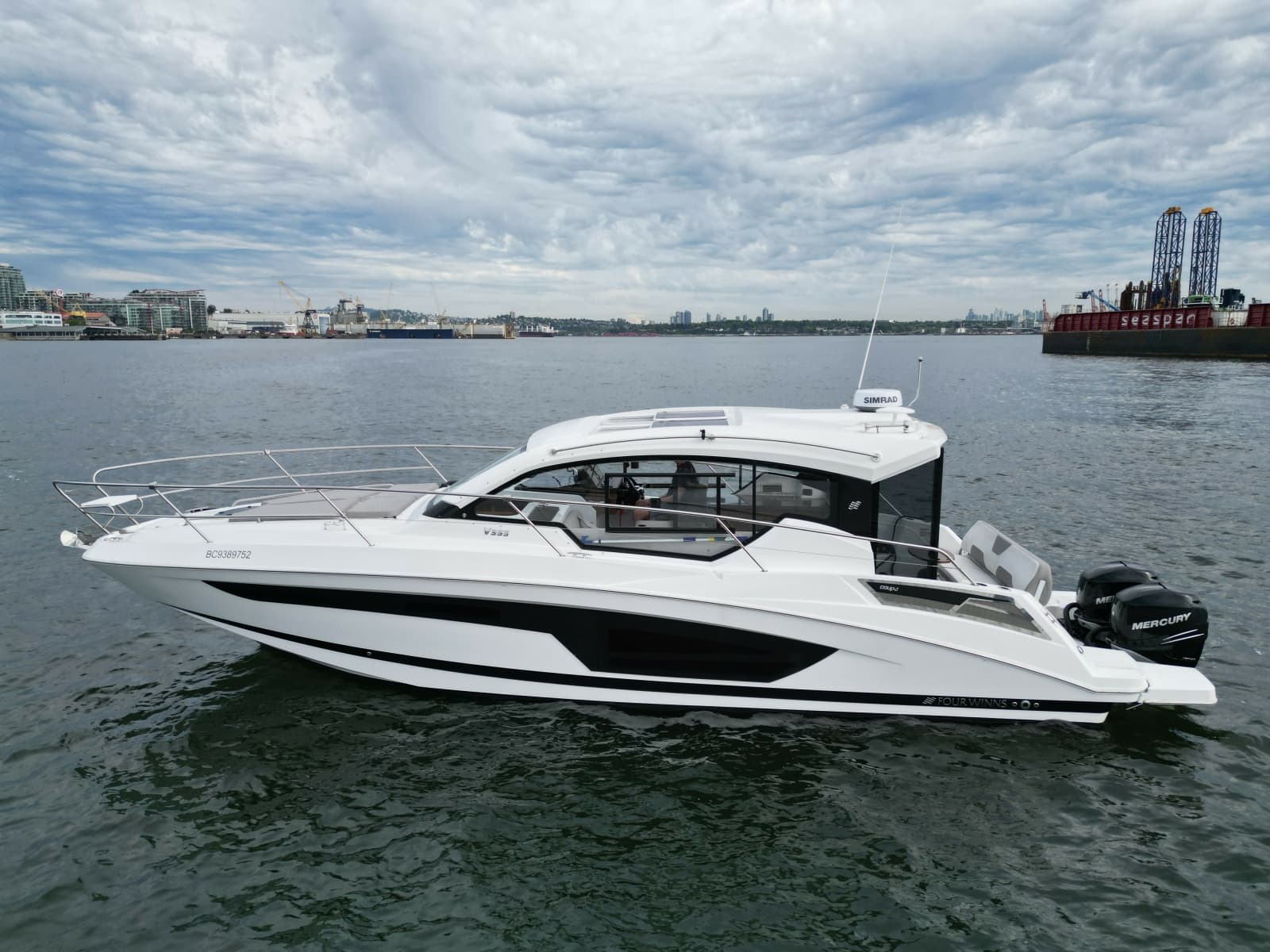 2022 Four Winns V355 Coupe - Photo 1