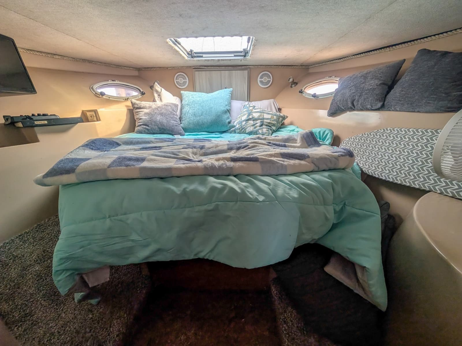 1987 Bluewater Yachts 51 Coastal Cruiser Cockpit - Photo 23