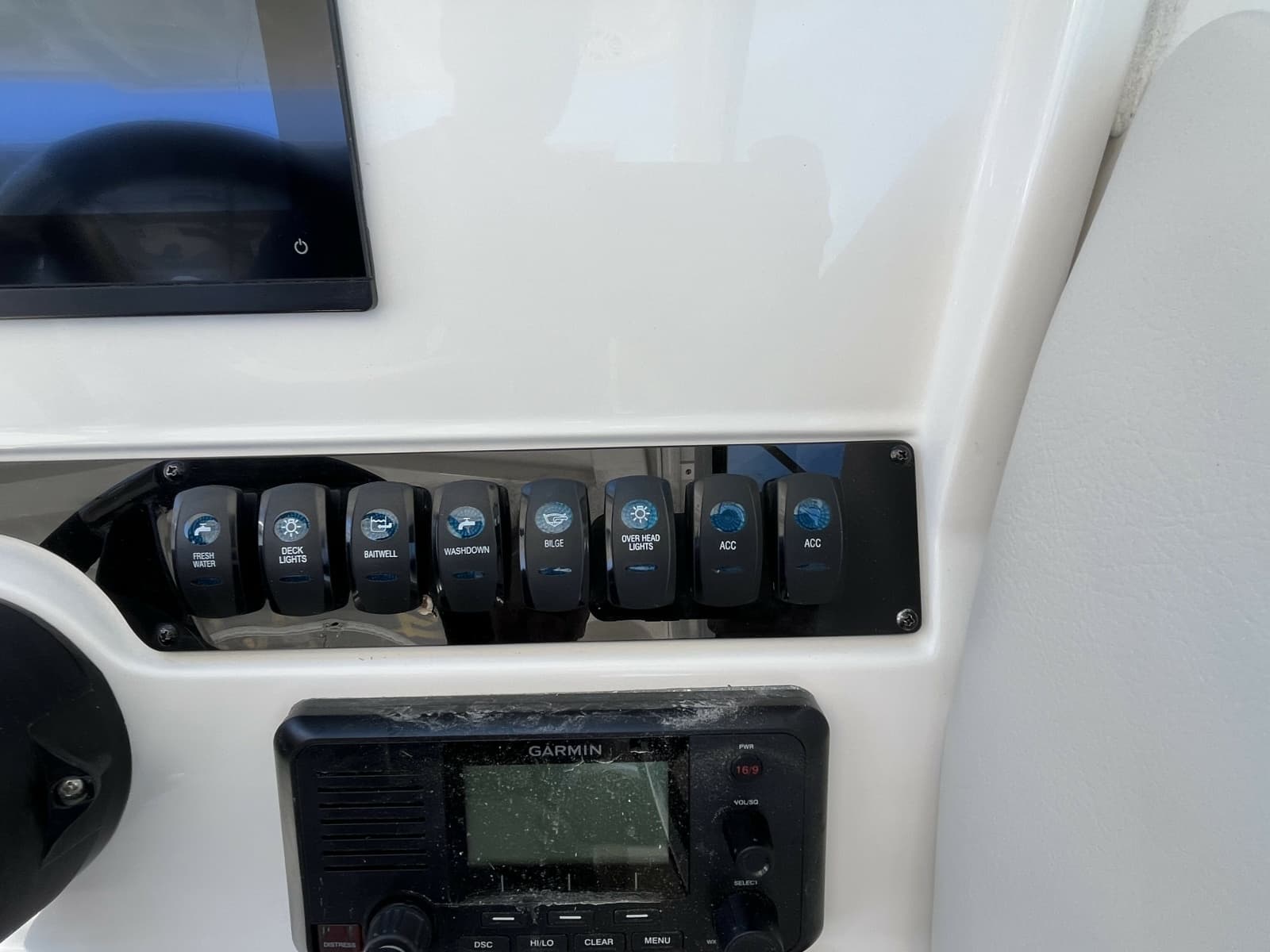 2024 Sailfish 245 DC - Photo 37