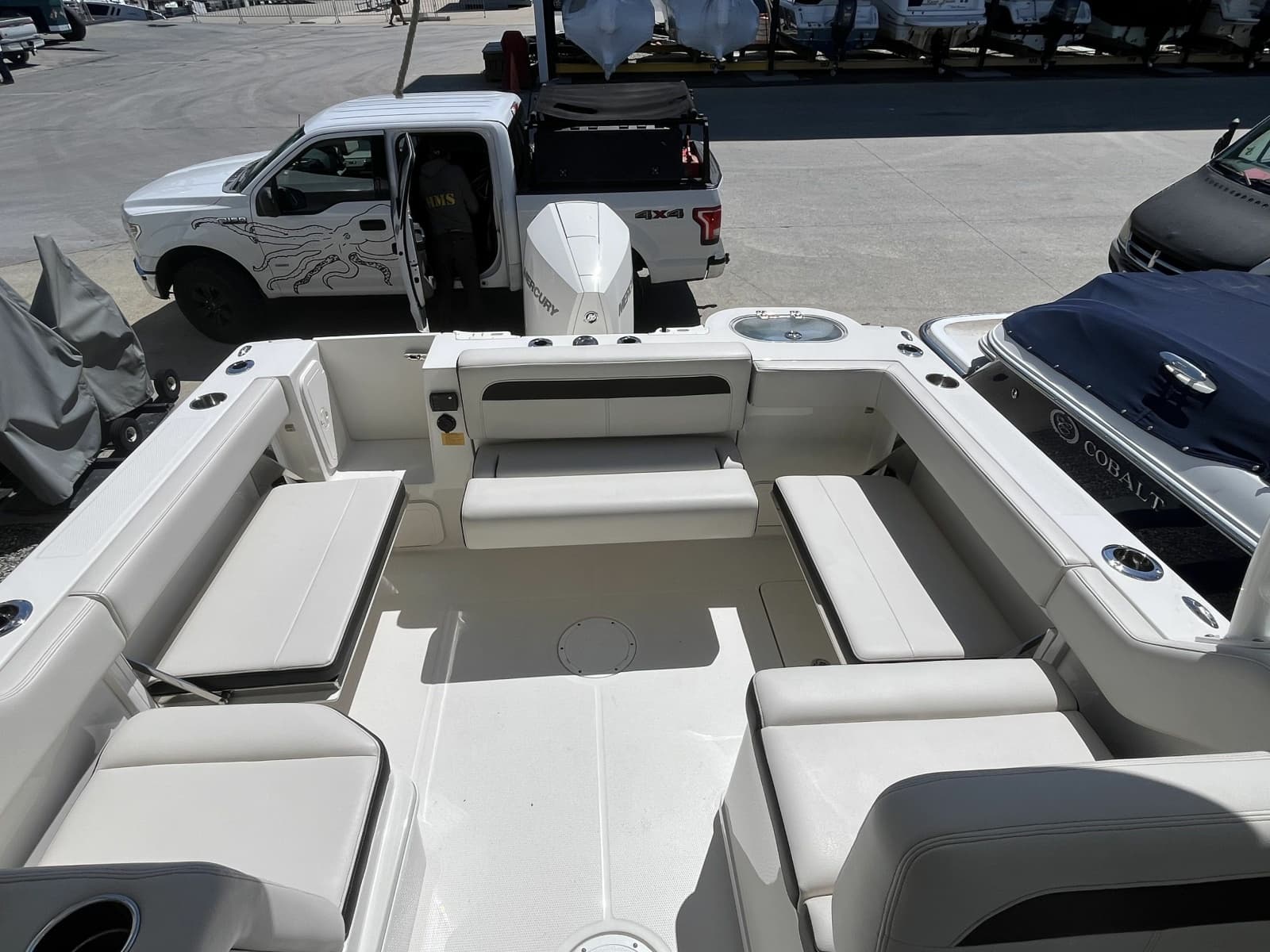 2024 Sailfish 245 DC - Photo 12