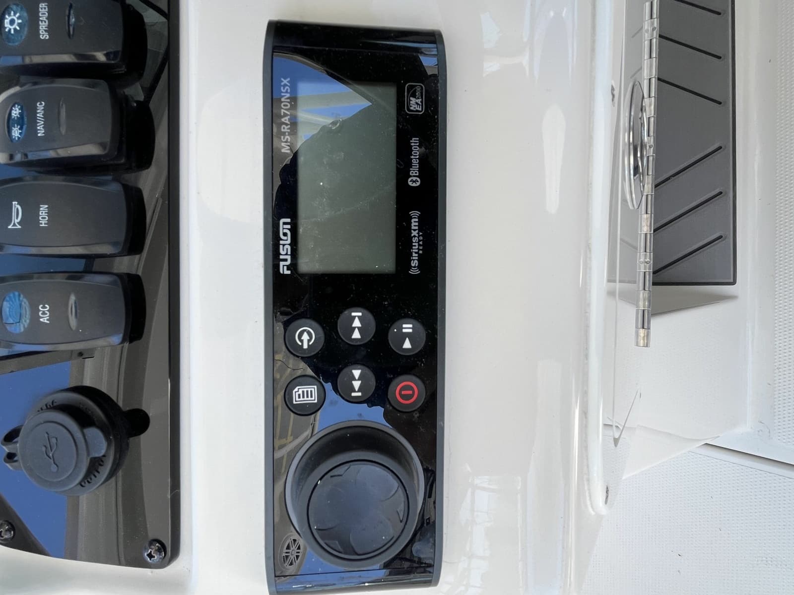 2024 Sailfish 245 DC - Photo 48