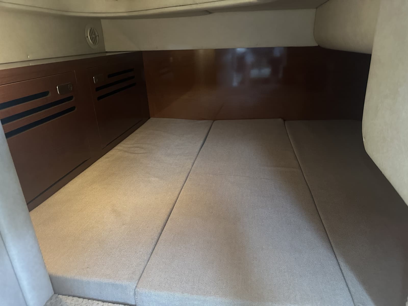 2011 Sea Ray 260 Sundancer - Photo 12