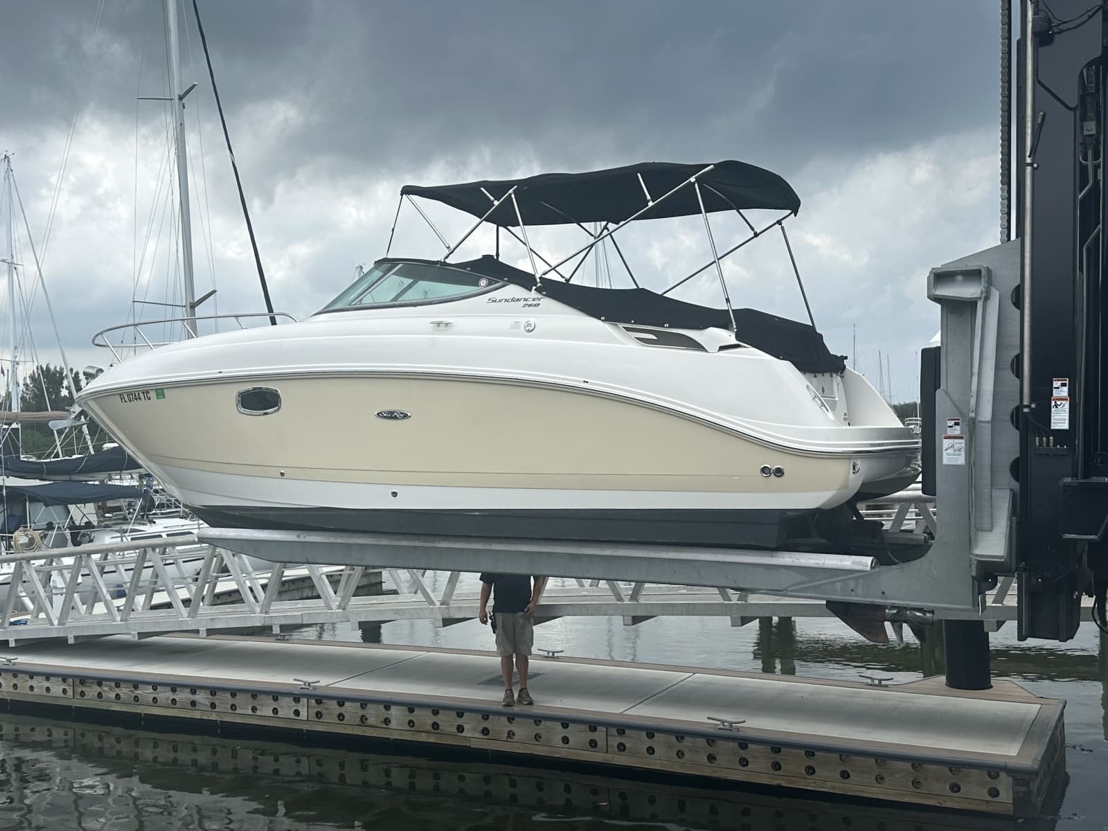 2011 Sea Ray 260 Sundancer - Photo 17