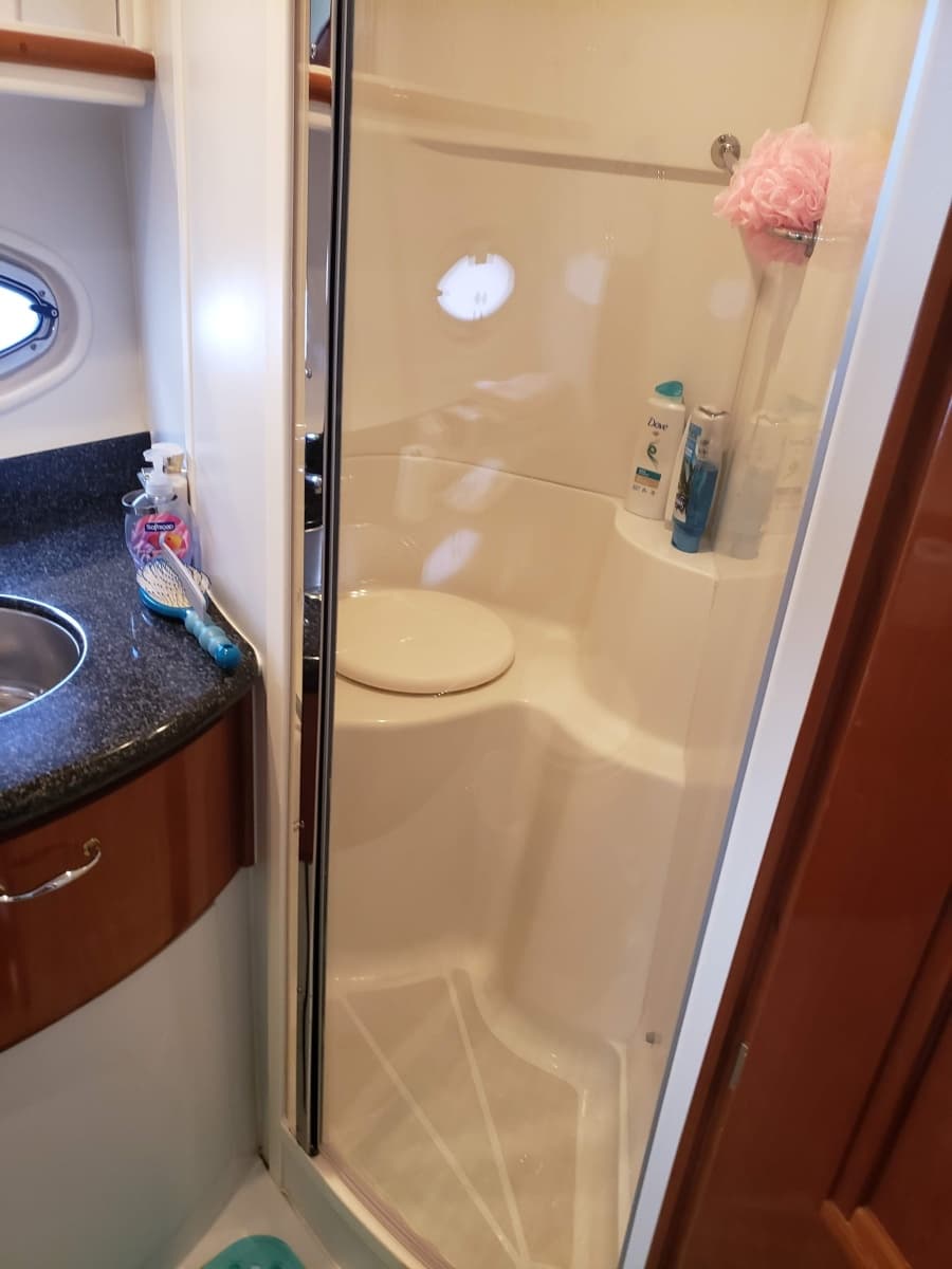 2005 Carver 444 Motor Yacht - Photo 11