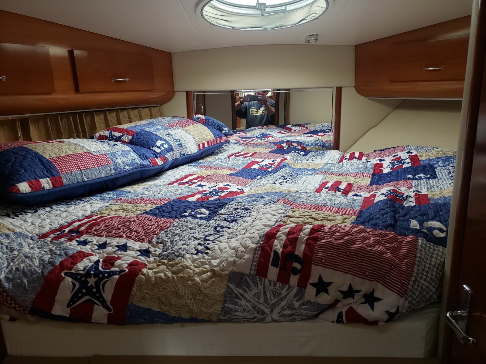 2005 Carver 444 Motor Yacht - Photo 9