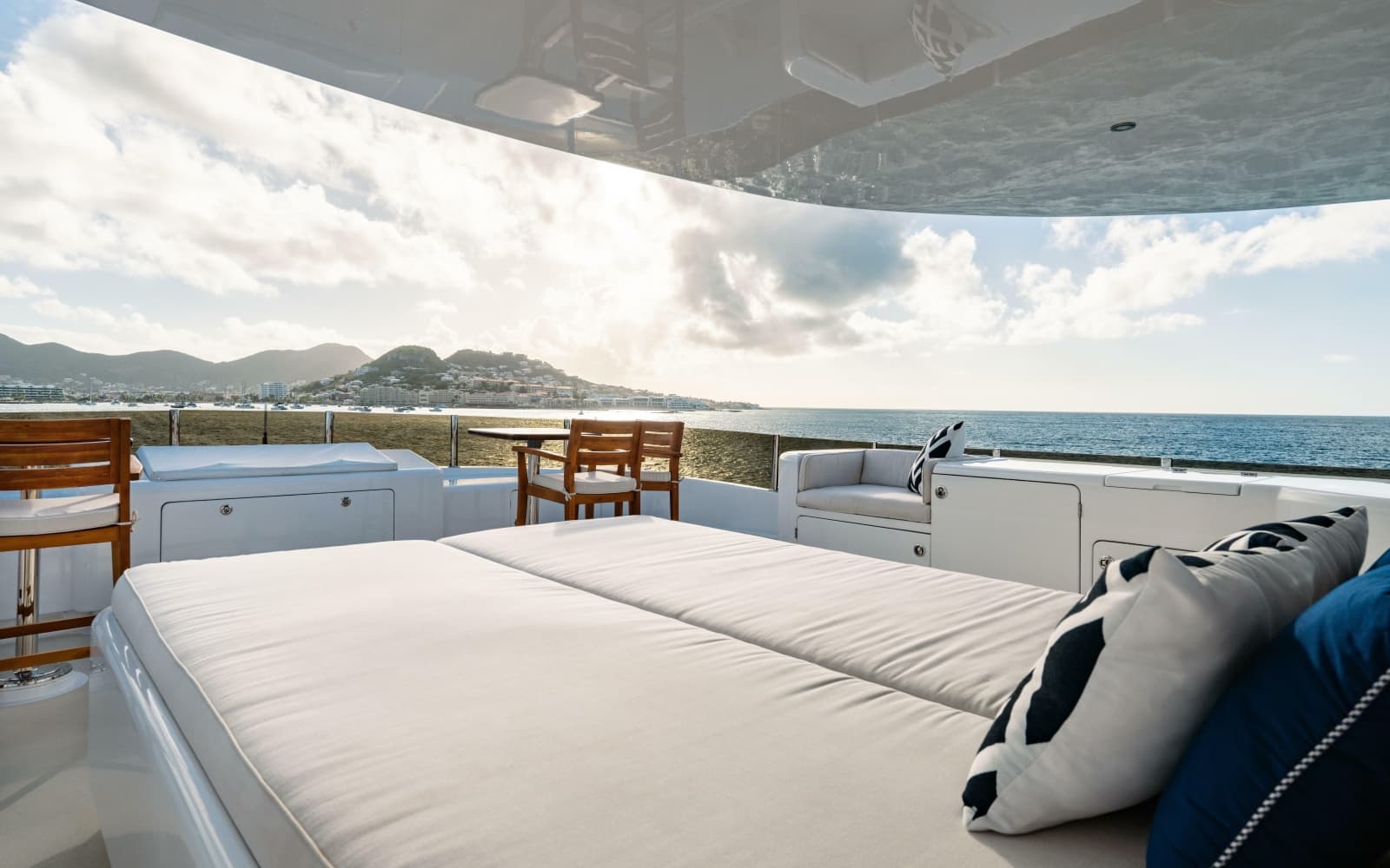 1997 Christensen Motor Yacht - Photo 7