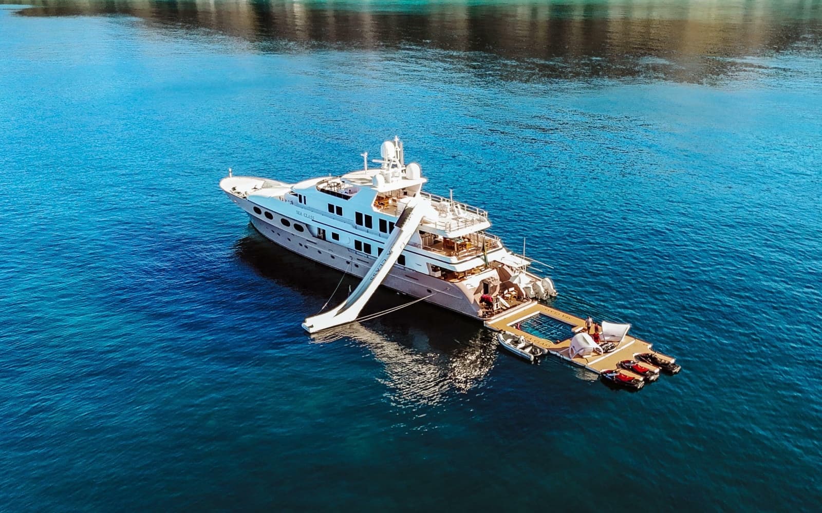 1997 Christensen Motor Yacht - Photo 46