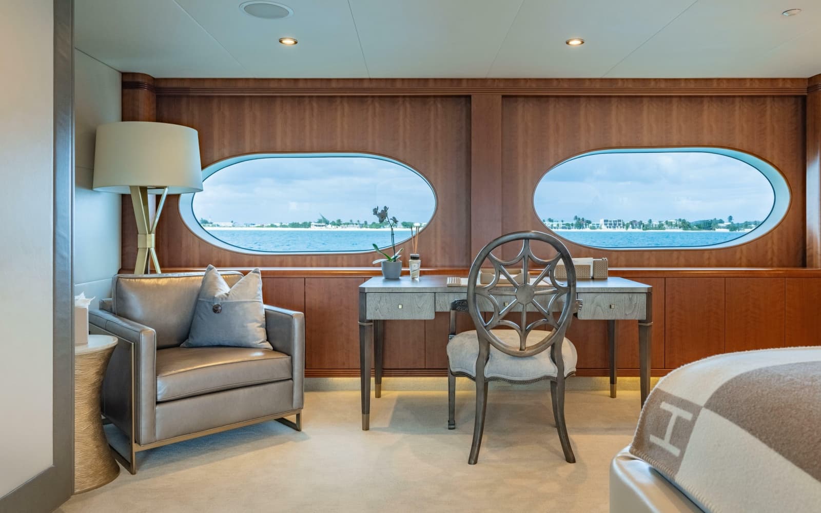 1997 Christensen Motor Yacht - Photo 22