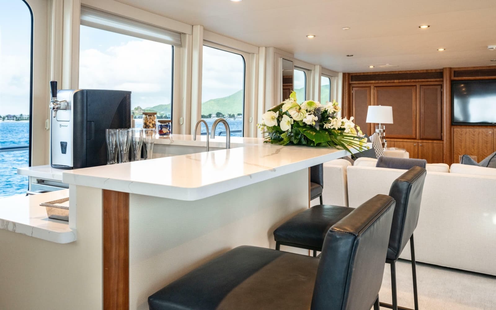 1997 Christensen Motor Yacht - Photo 12