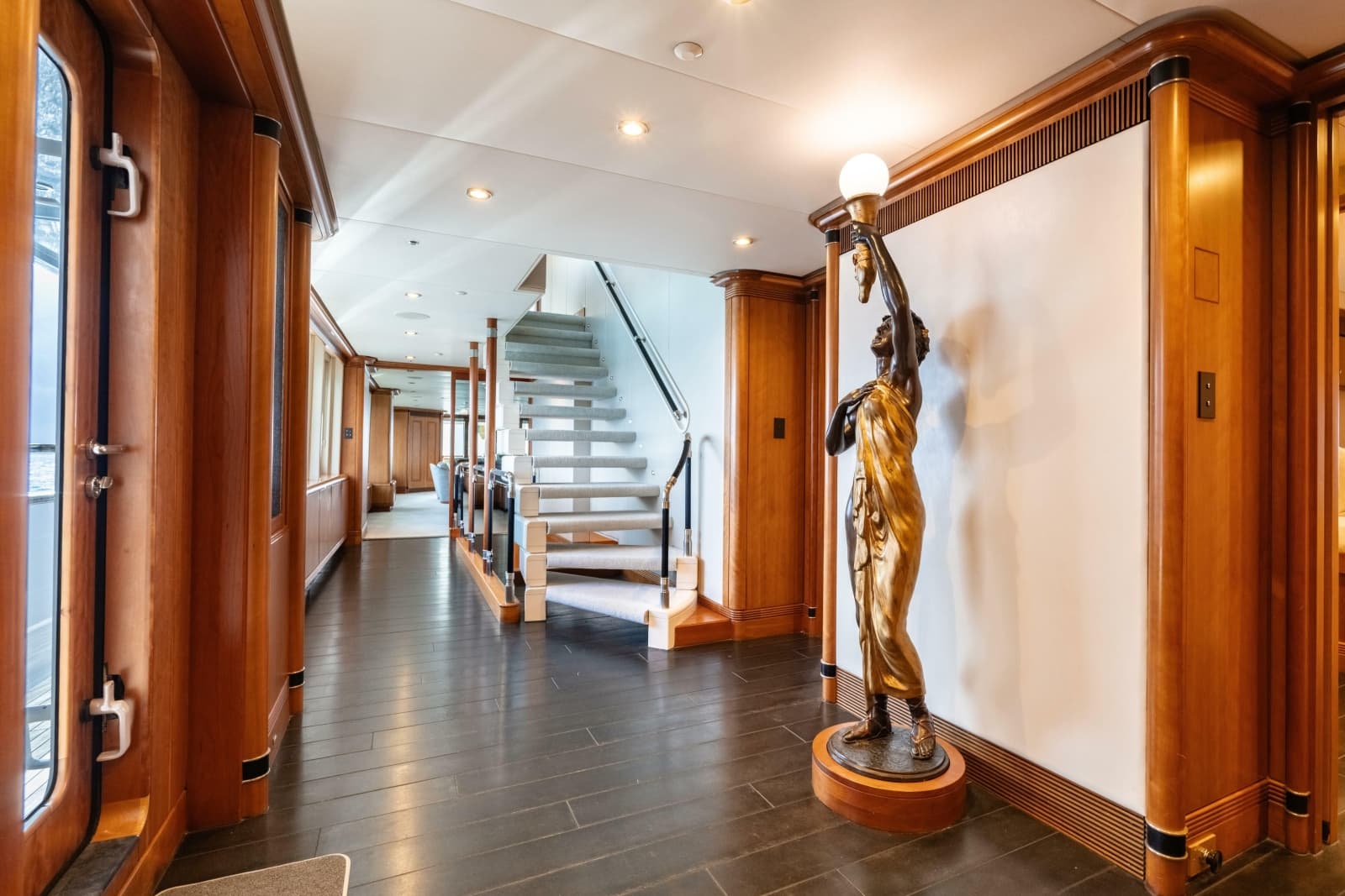 1997 Christensen Motor Yacht - Photo 16