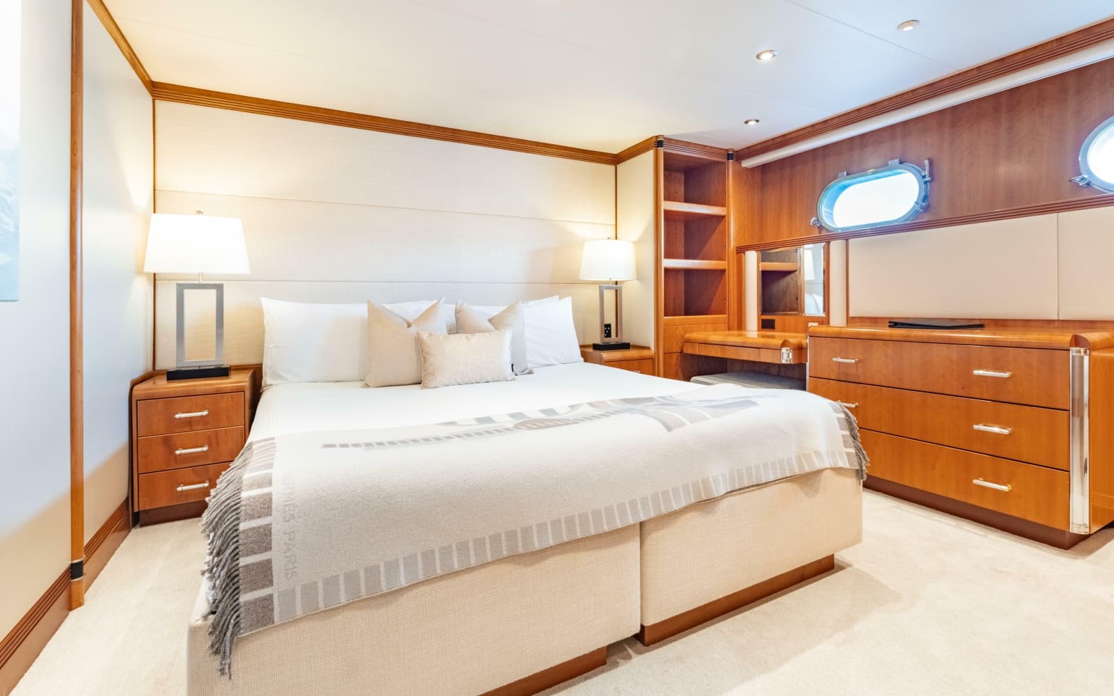 1997 Christensen Motor Yacht - Photo 30