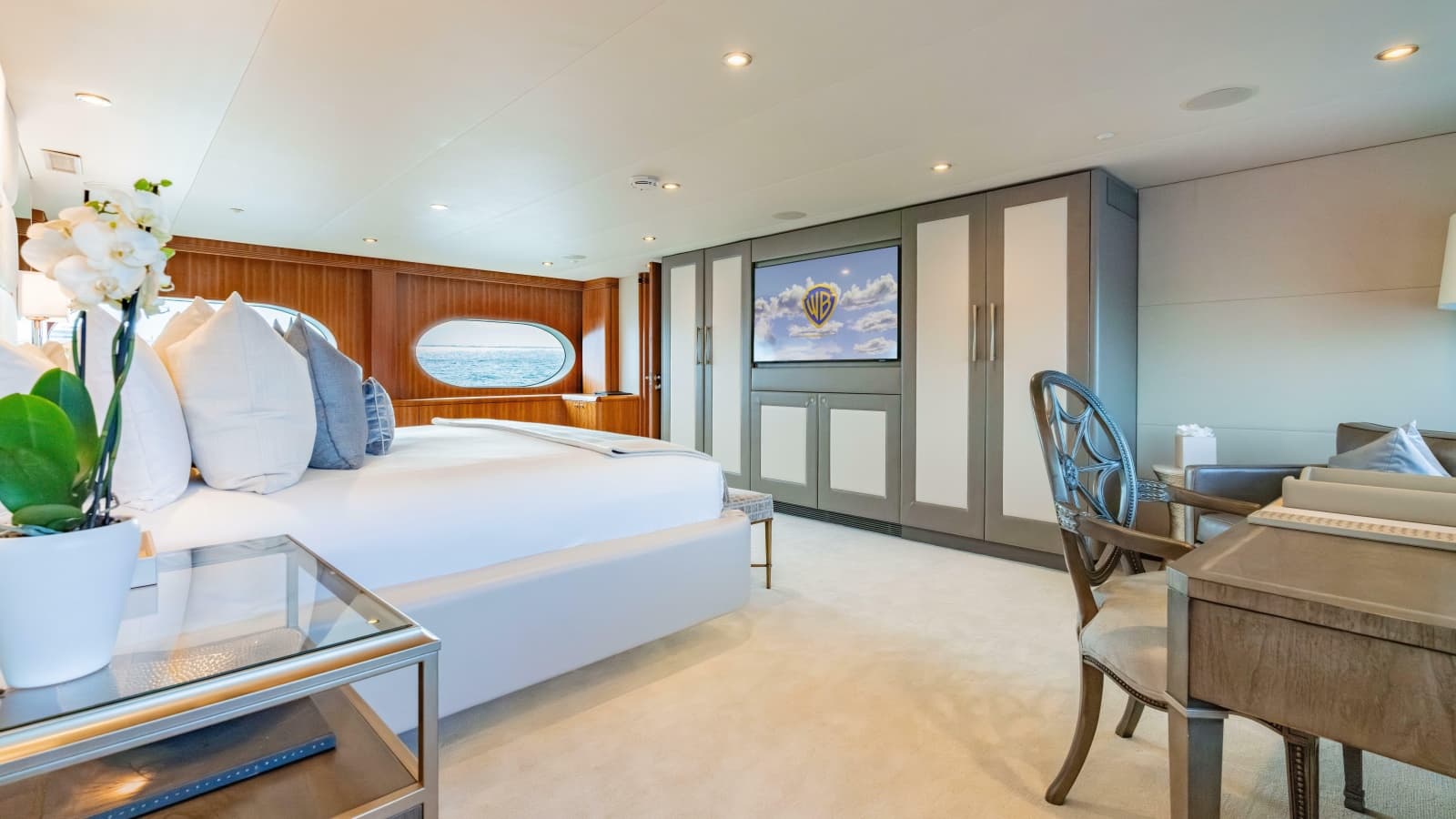 1997 Christensen Motor Yacht - Photo 21