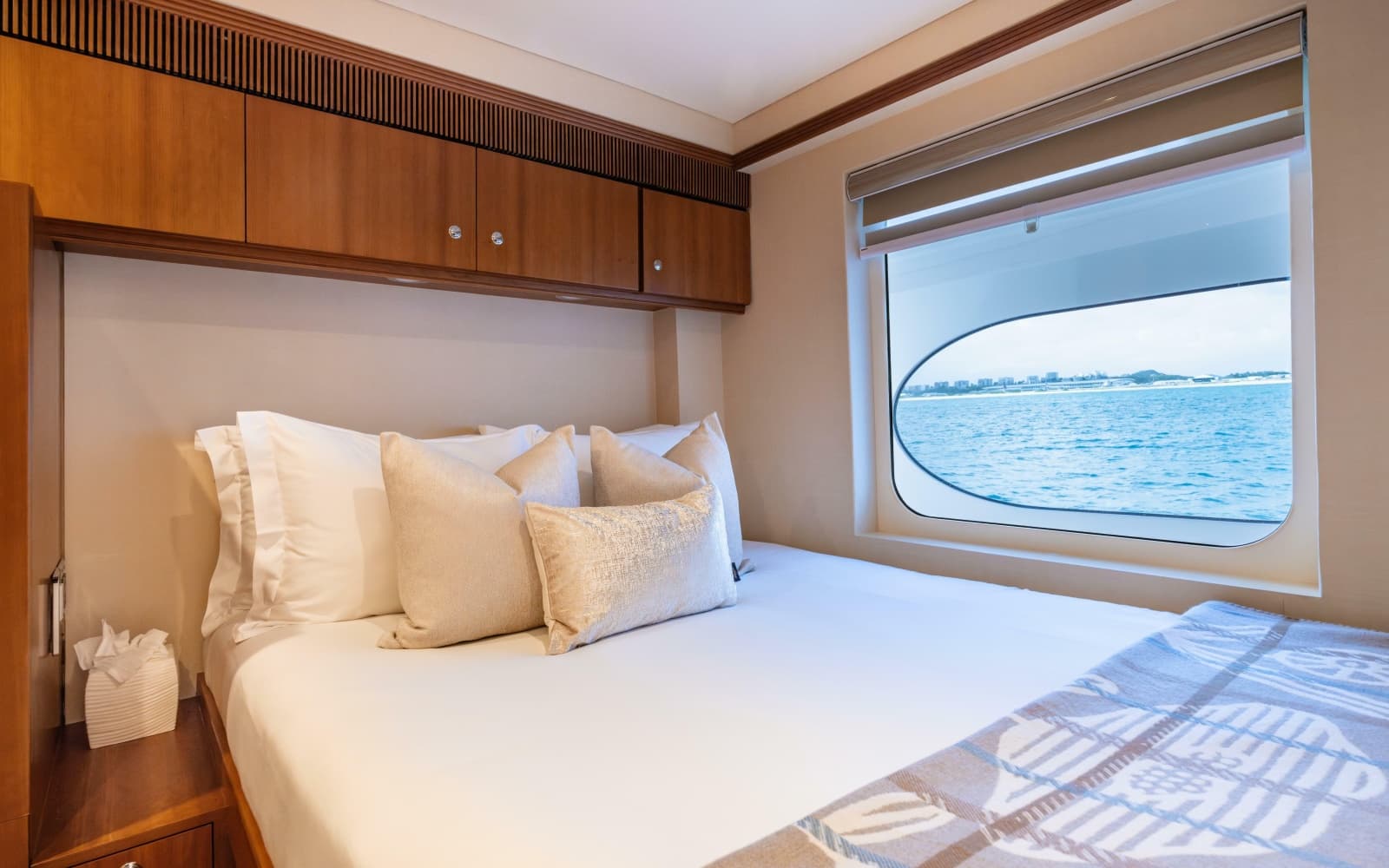 1997 Christensen Motor Yacht - Photo 33