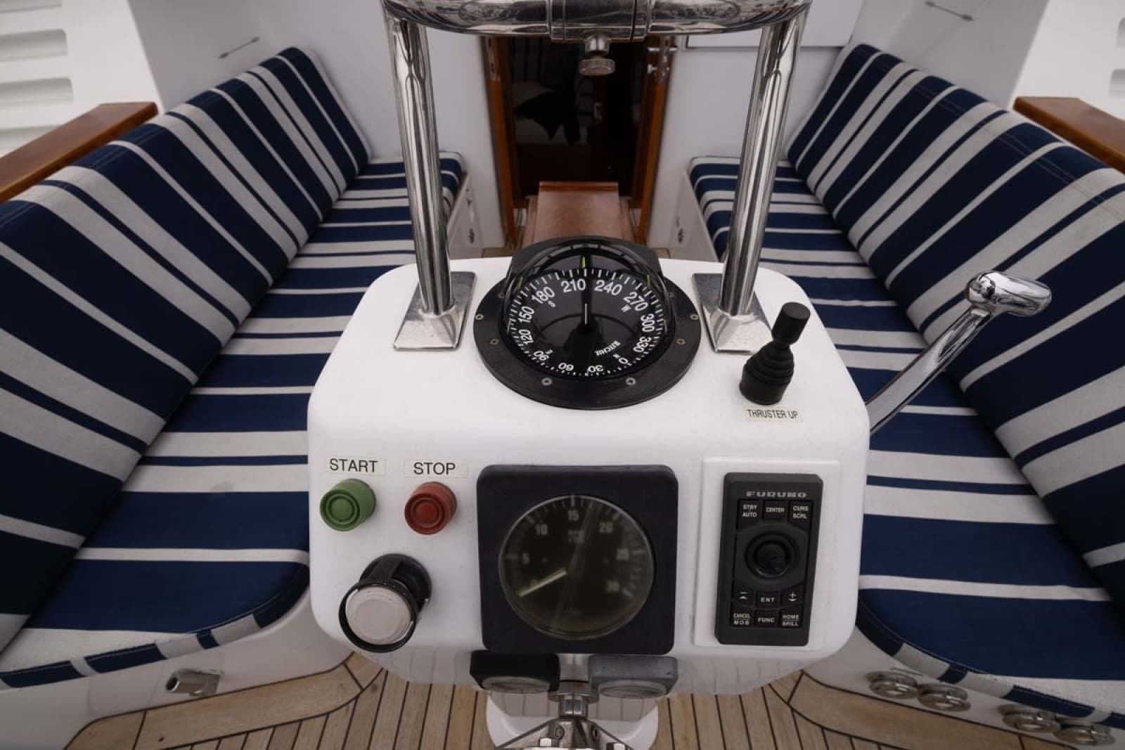 1999 Admiral Marine Center Cockpit - Photo 28