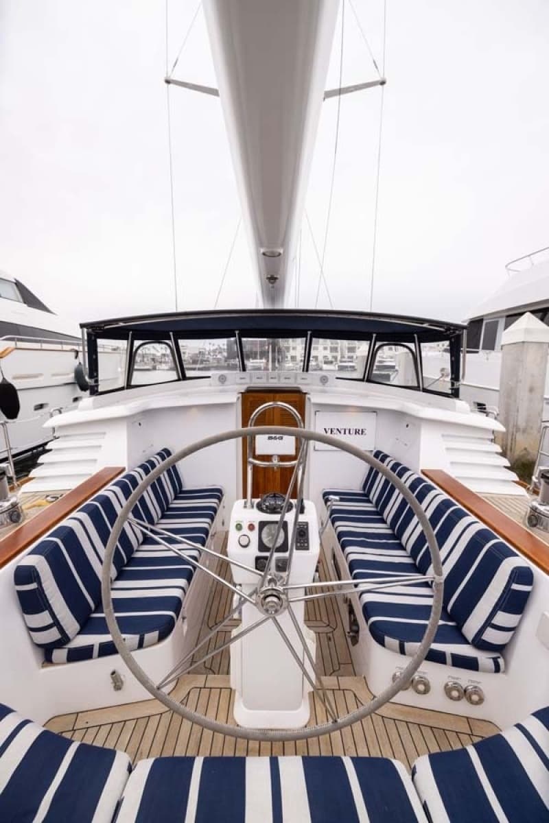 1999 Admiral Marine Center Cockpit - Photo 27