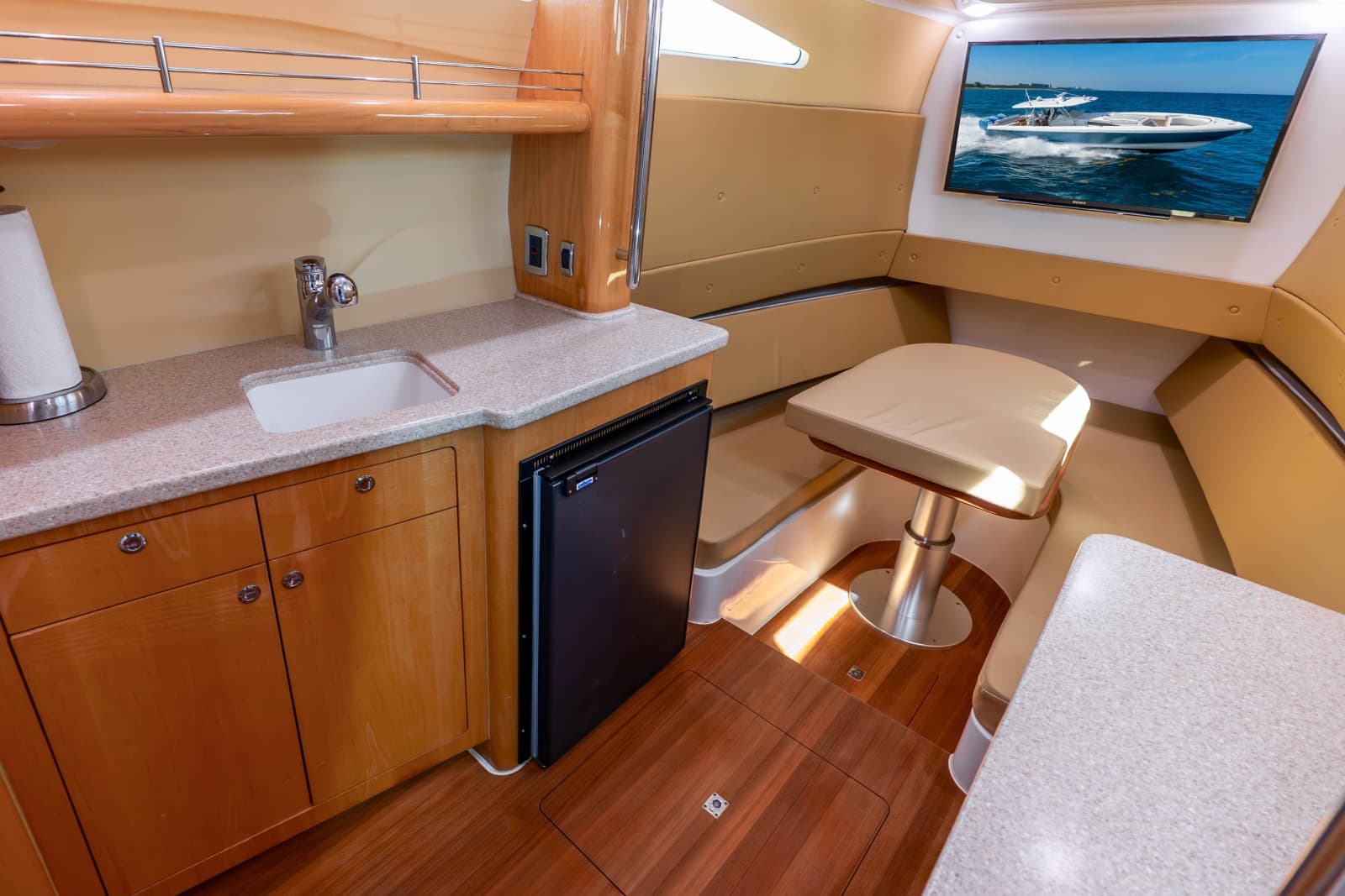 2015 Intrepid  - Photo 17