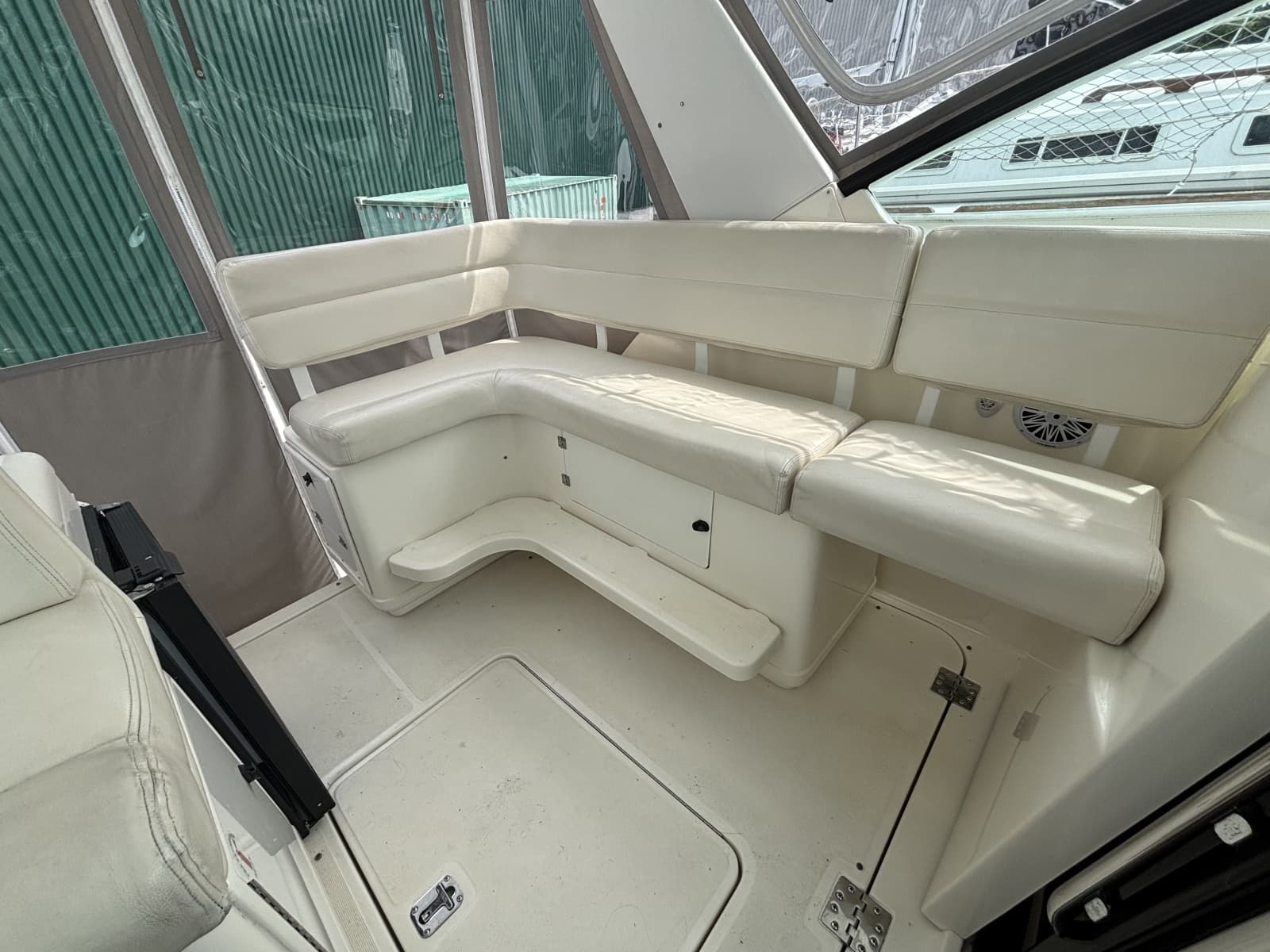 1998 Tiara Yachts 3500 Open - Photo 28