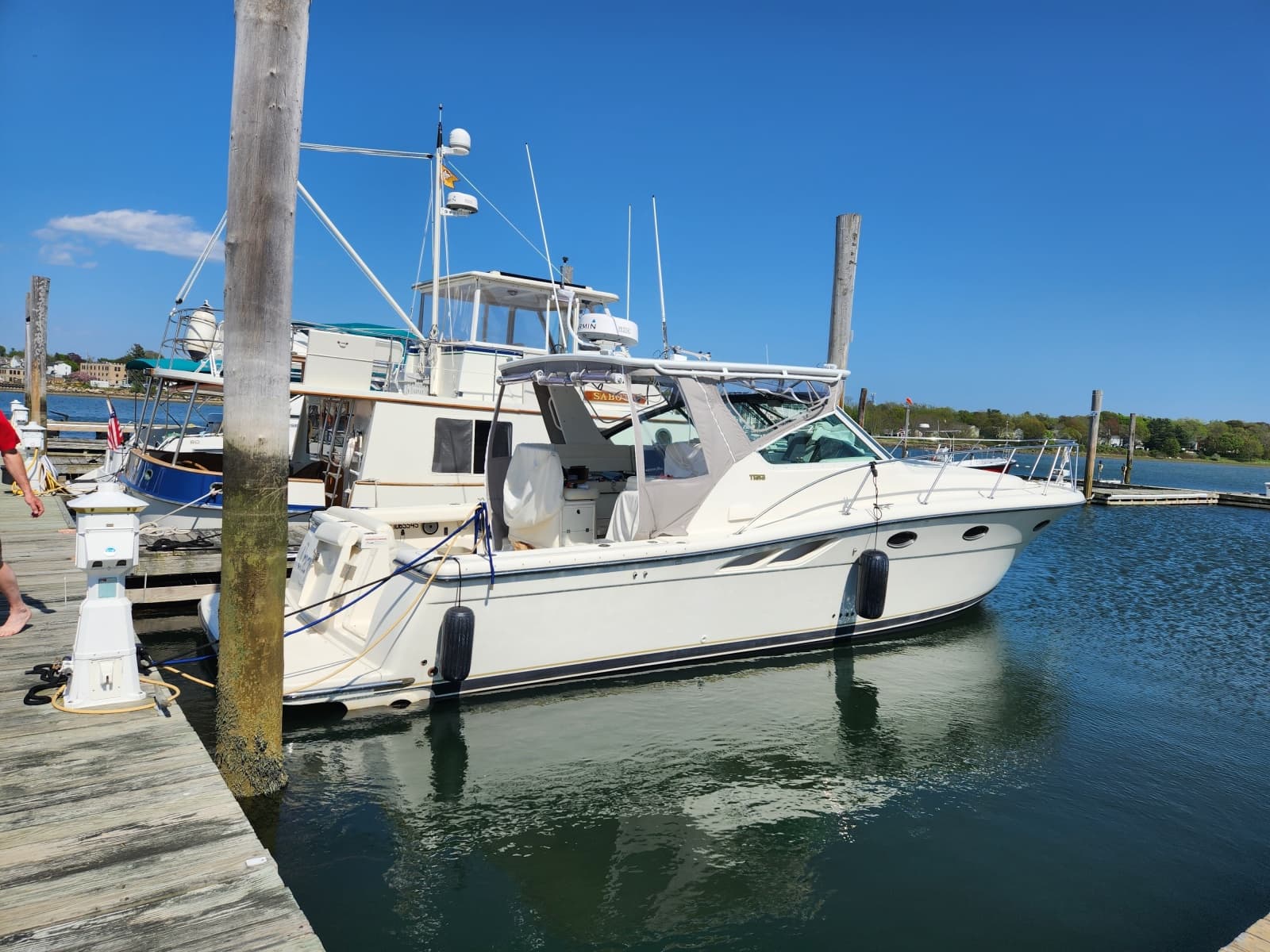 1998 Tiara Yachts 3500 Open - Photo 11