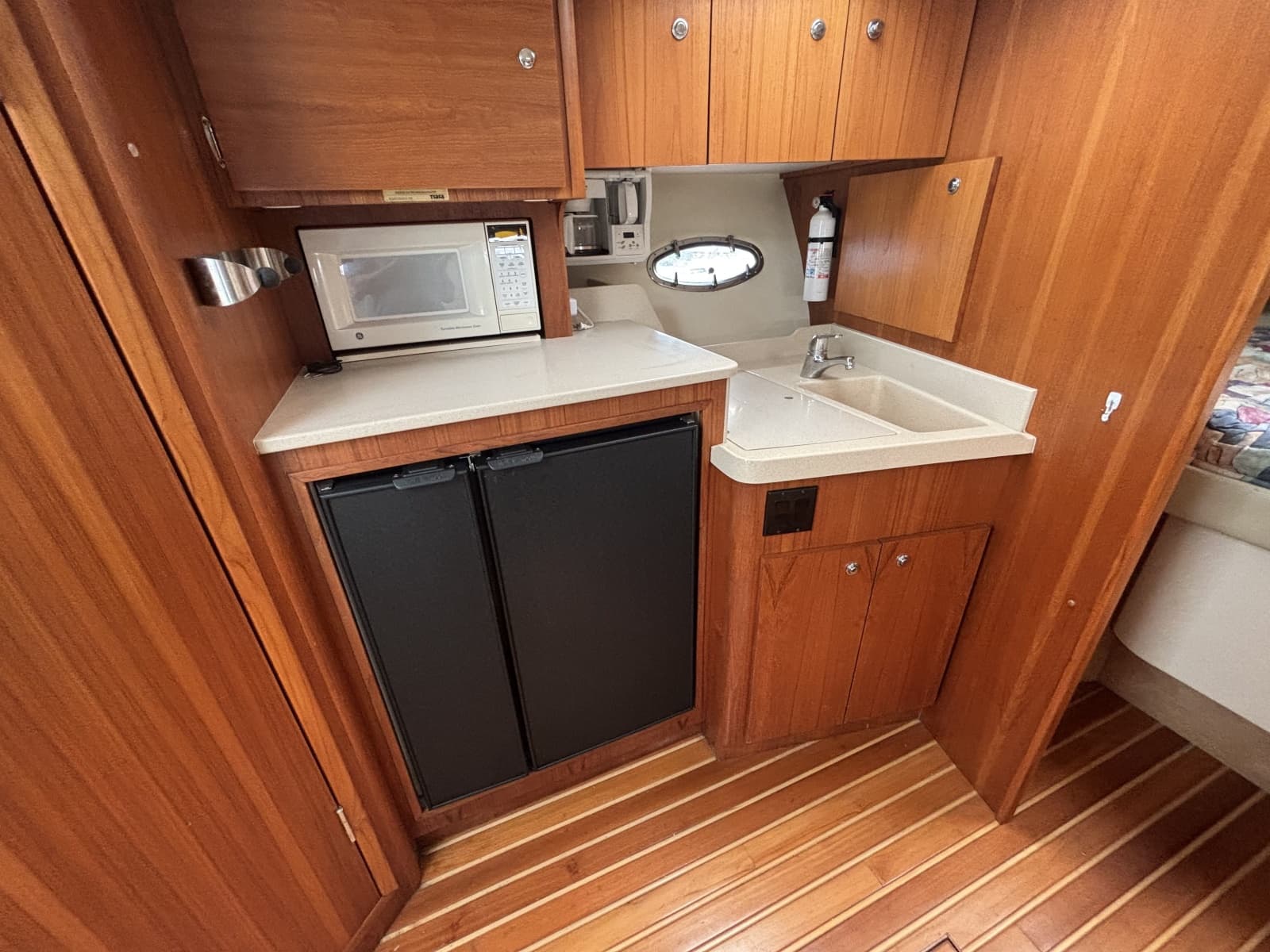 1998 Tiara Yachts 3500 Open - Photo 41