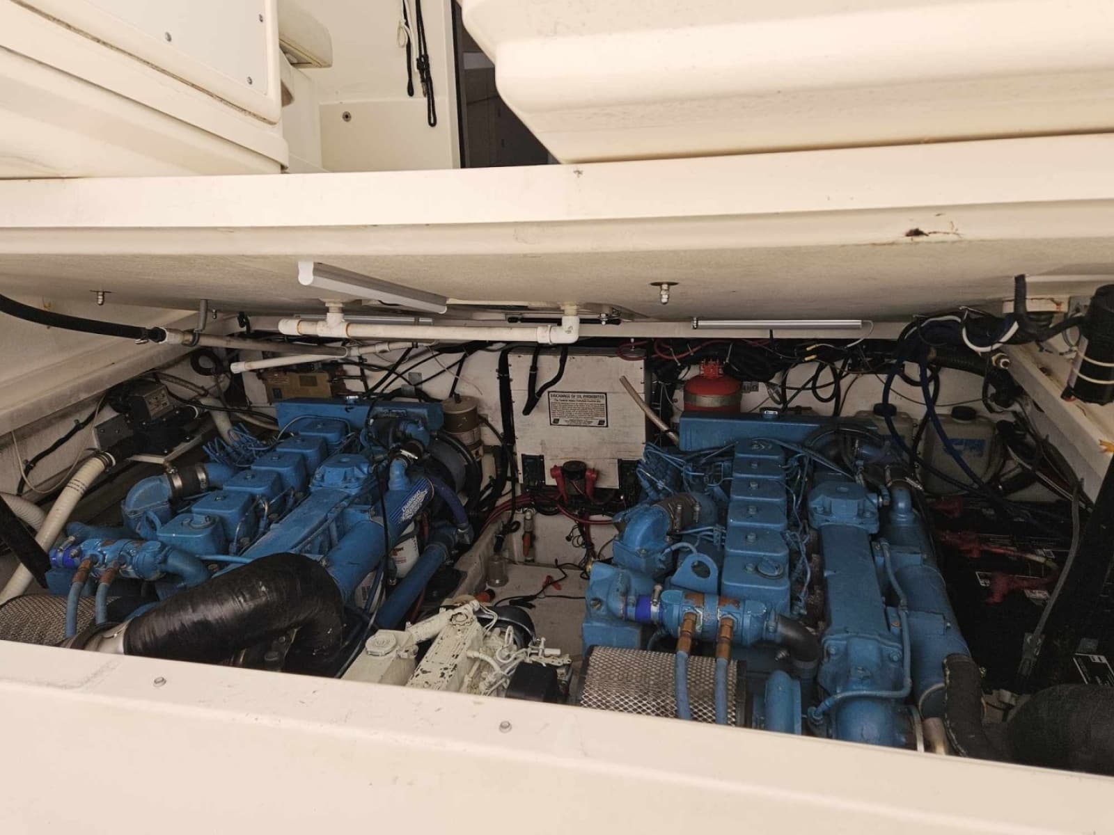 1998 Tiara Yachts 3500 Open - Photo 38