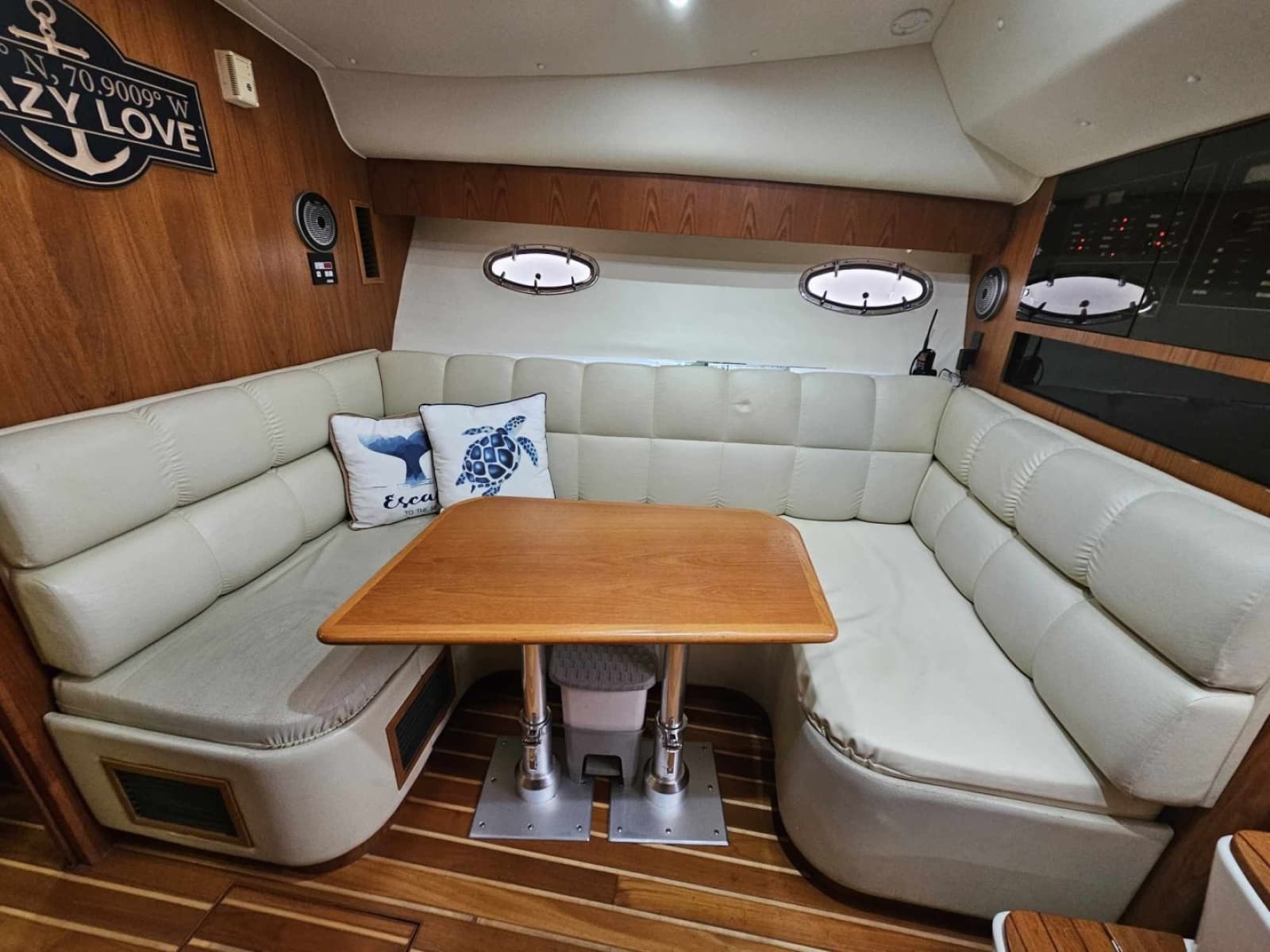1998 Tiara Yachts 3500 Open - Photo 26