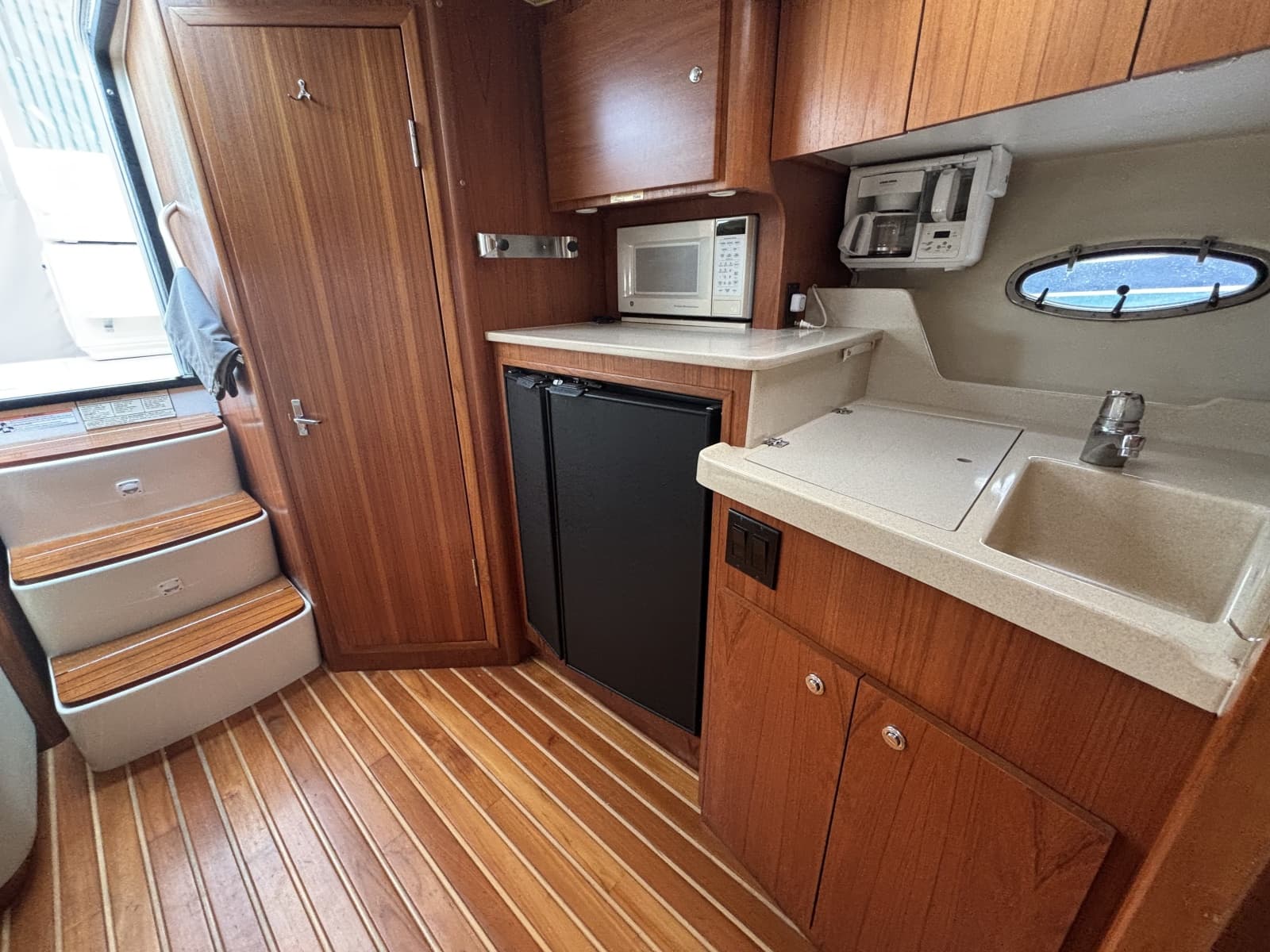 1998 Tiara Yachts 3500 Open - Photo 40