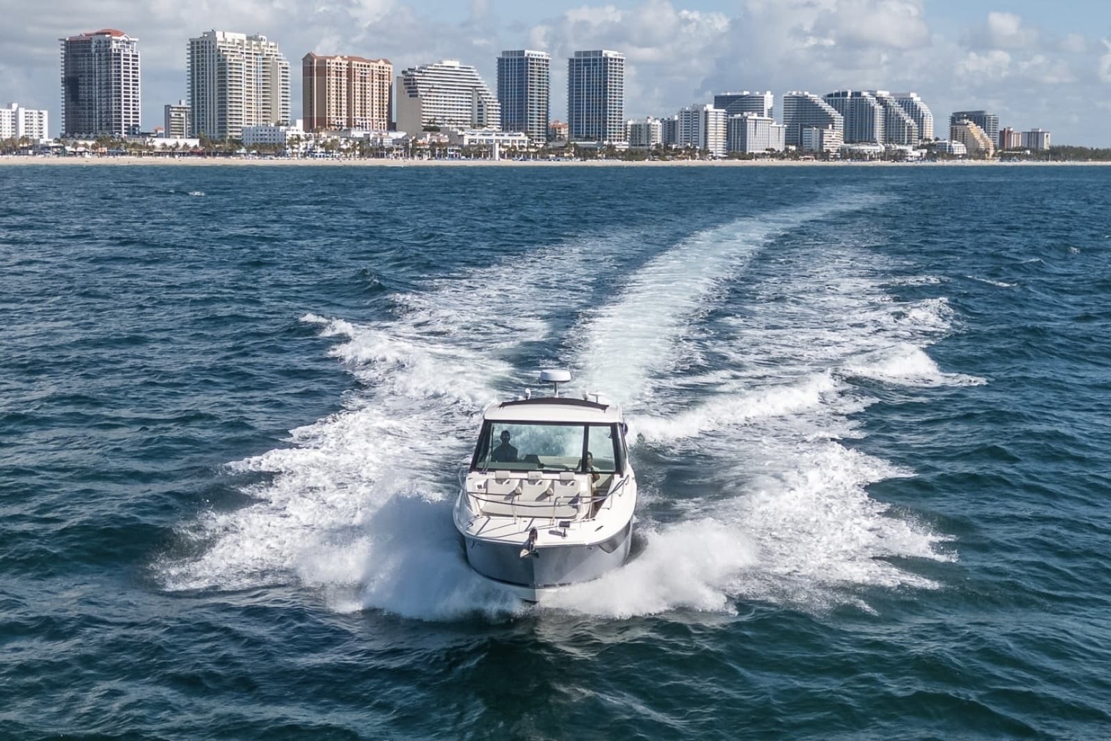 2021 Sea Ray 320 Sundancer - Photo 40