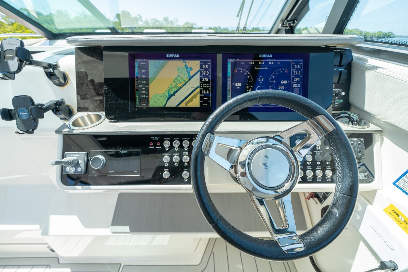 2021 Sea Ray 320 Sundancer - Photo 23