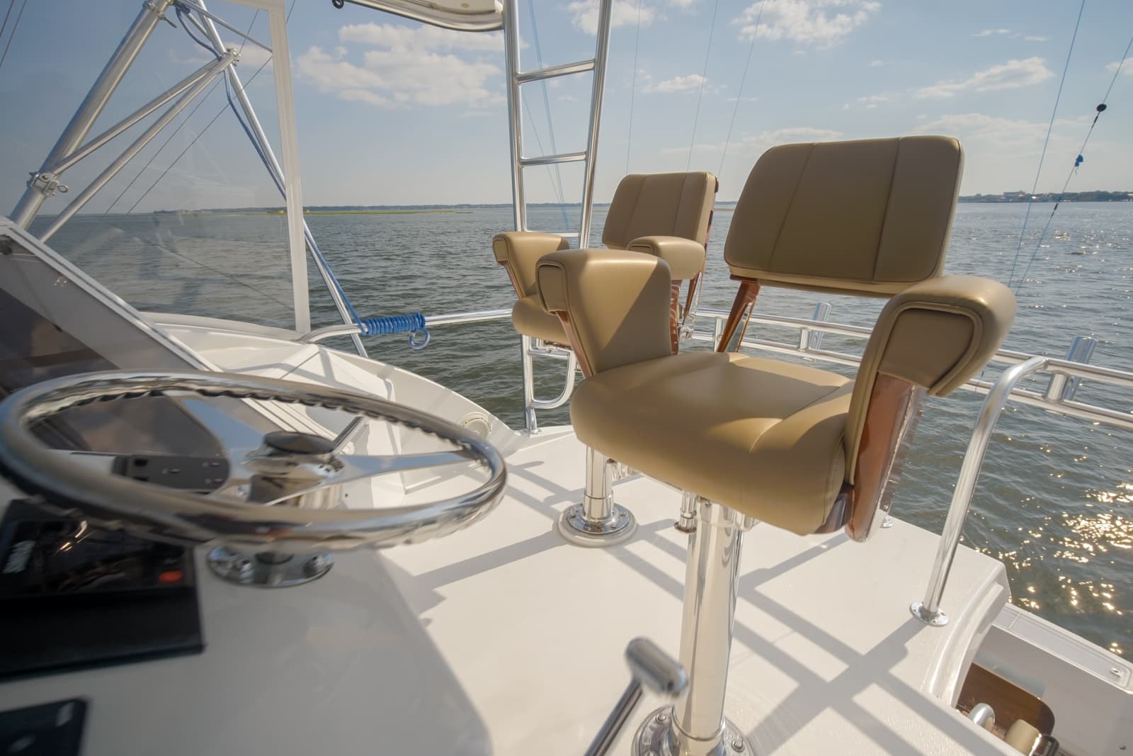 2002 Hatteras 60 Convertible - Photo 24
