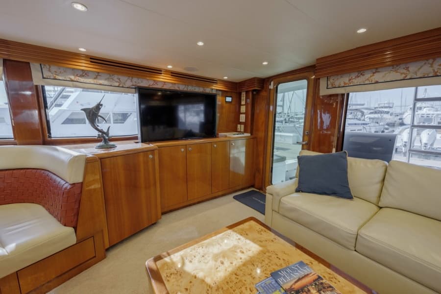 2002 Hatteras 60 Convertible - Photo 9