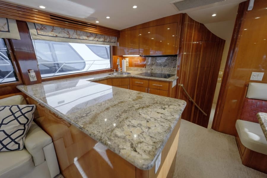 2002 Hatteras 60 Convertible - Photo 13