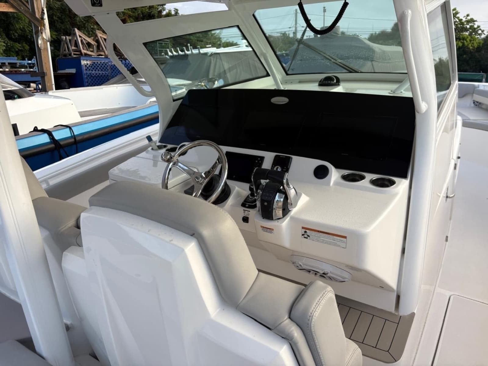 2022 Scout 380 LXF - Photo 5