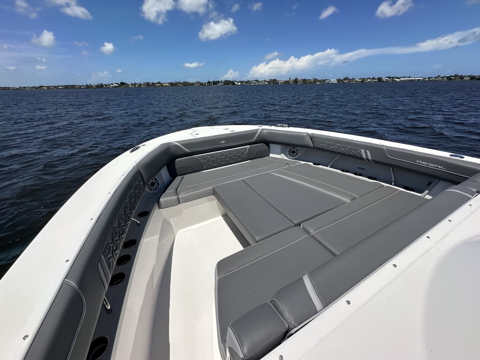 2025 Regal 38 SAV - Photo 21