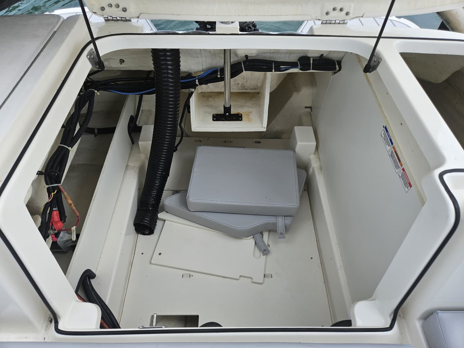 2024 Bayliner VR6 Bowrider OB - Photo 16