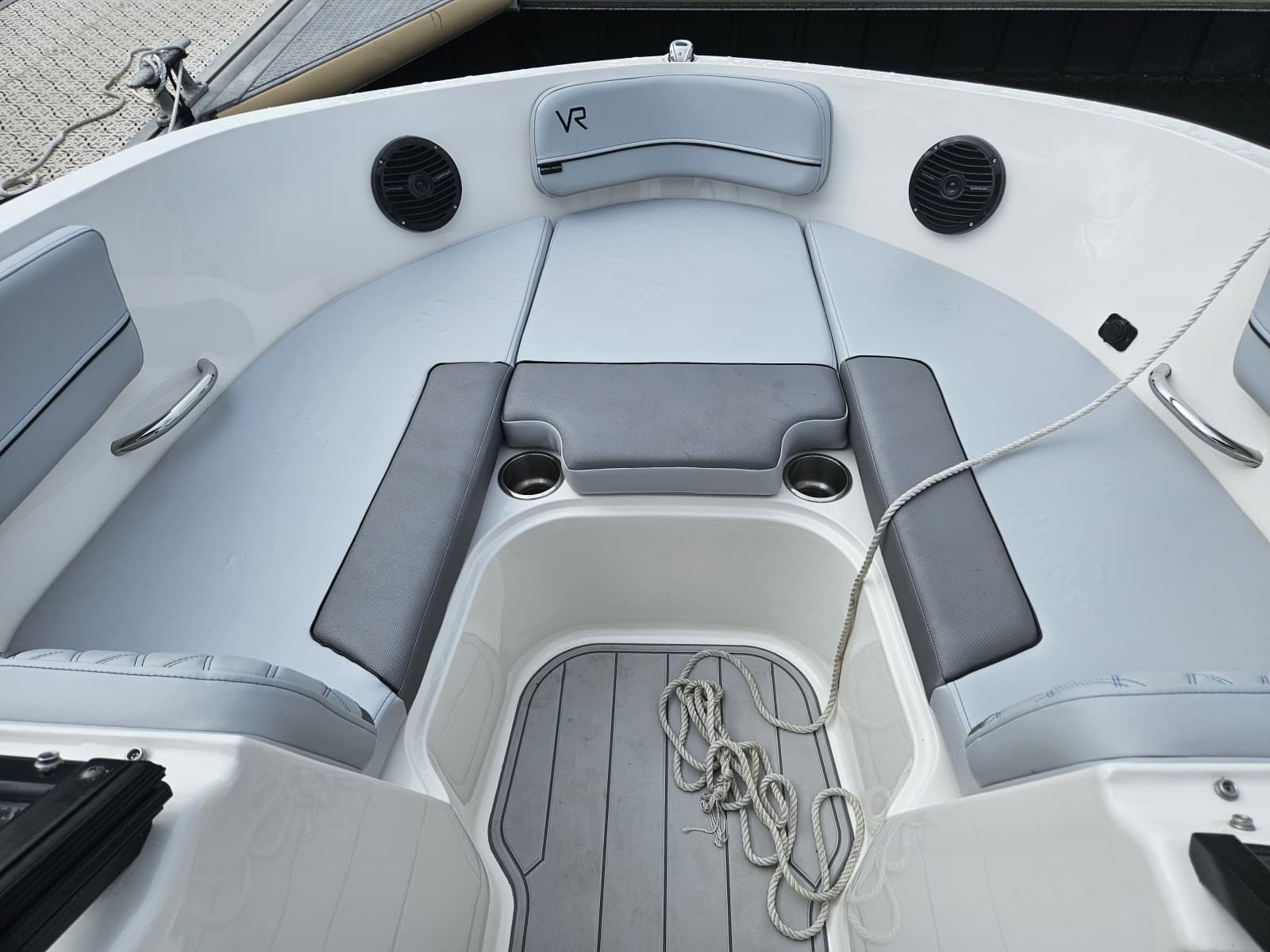 2024 Bayliner VR6 Bowrider OB - Photo 8