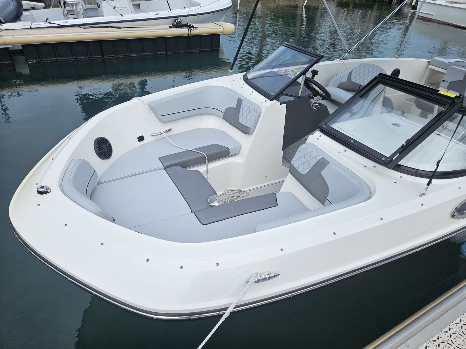 2024 Bayliner VR6 Bowrider OB - Photo 3