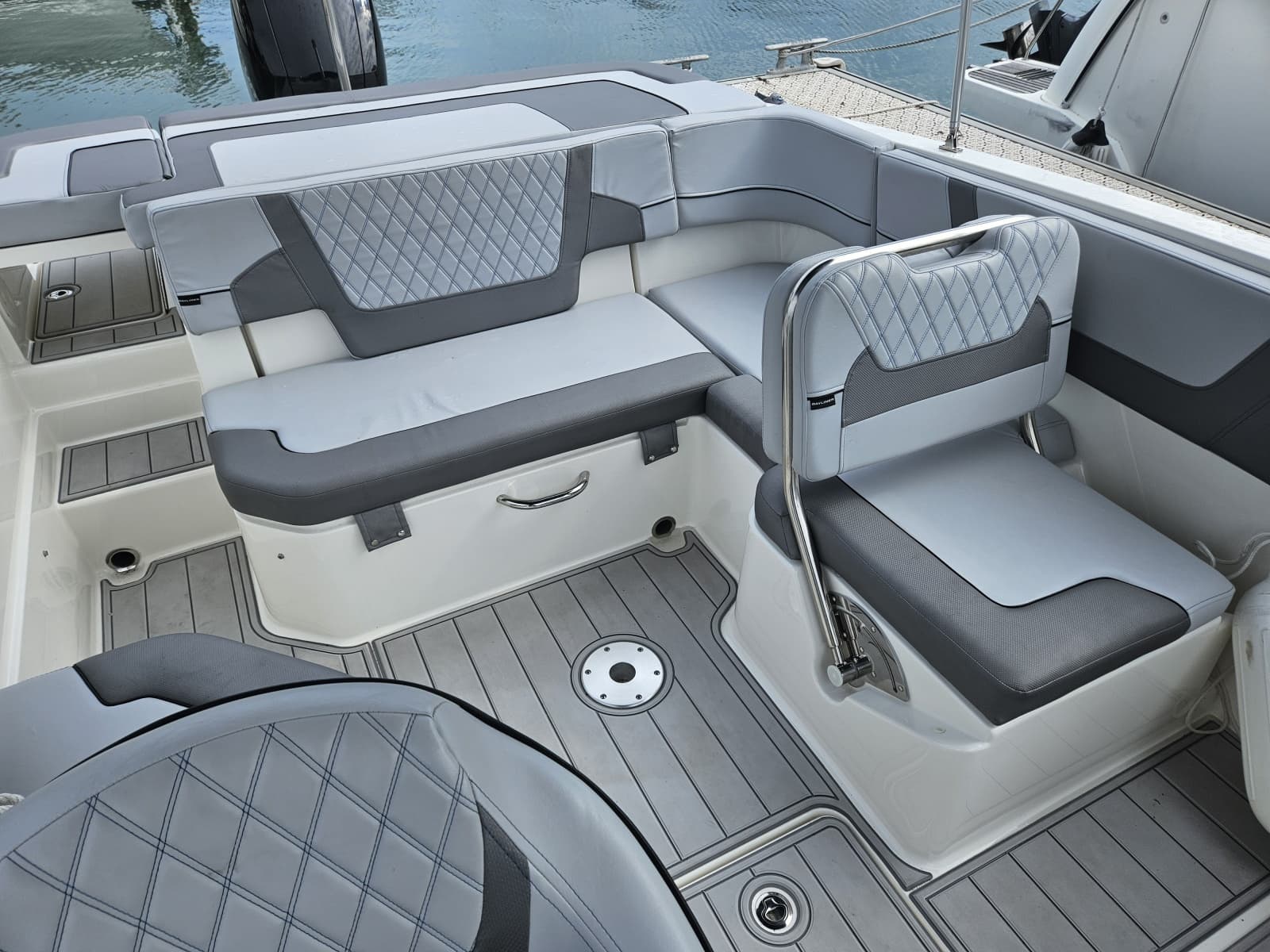 2024 Bayliner VR6 Bowrider OB - Photo 9