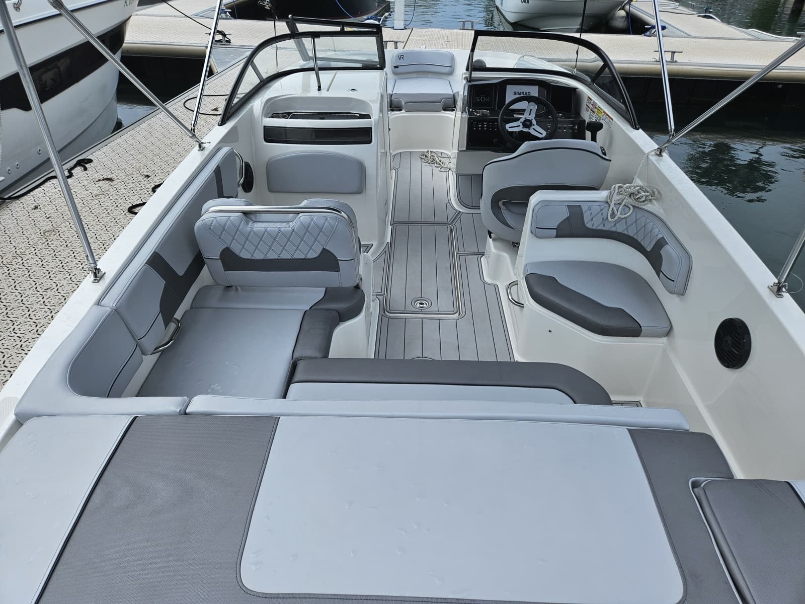 2024 Bayliner VR6 Bowrider OB - Photo 6