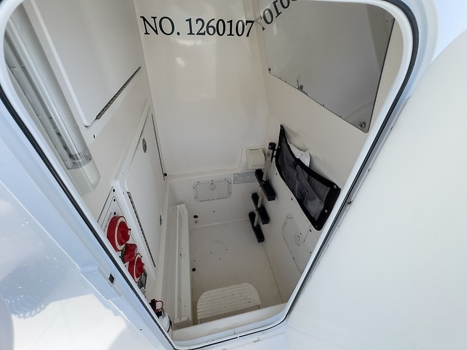 2006 Regulator 29 Forward Seating - Photo 18
