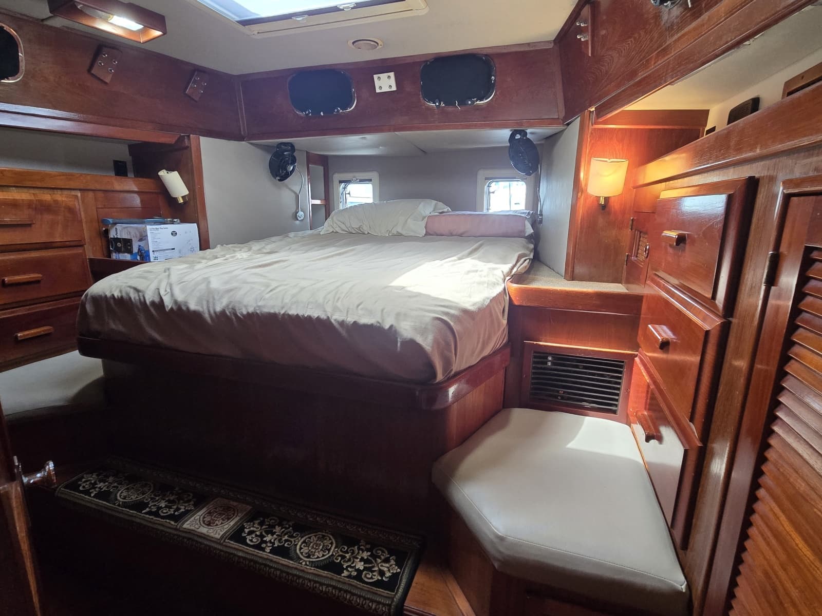 1990 Endeavour  - Photo 42