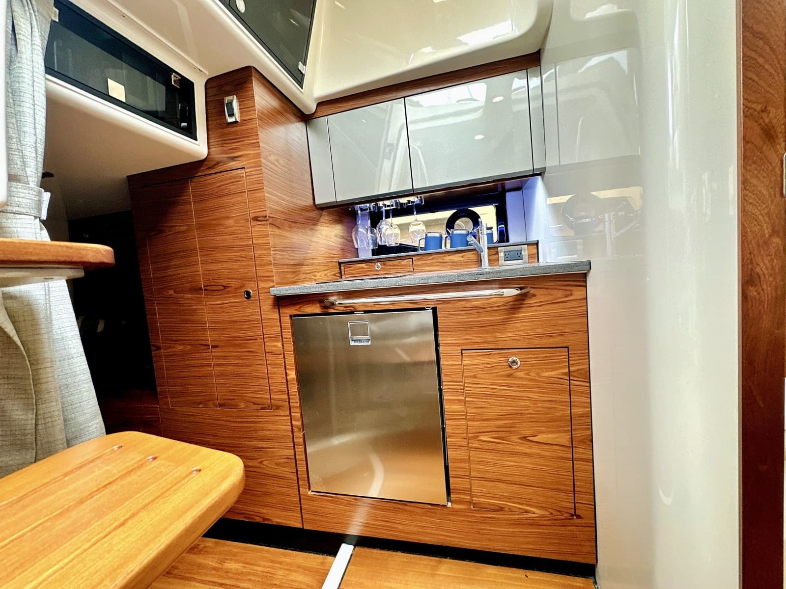2023 Boston Whaler 405 Conquest - Photo 20