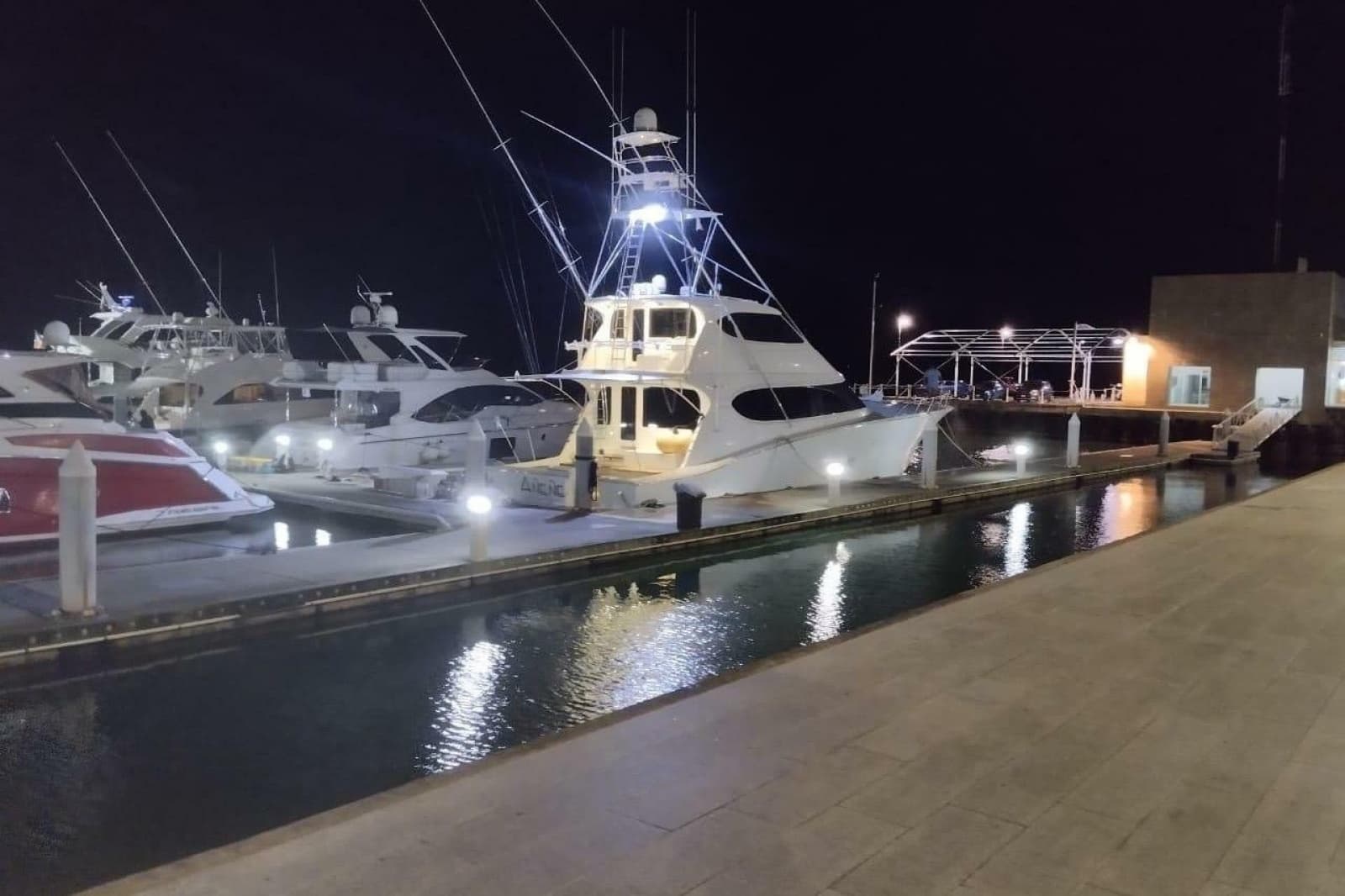 2007 Hatteras  - Photo 10