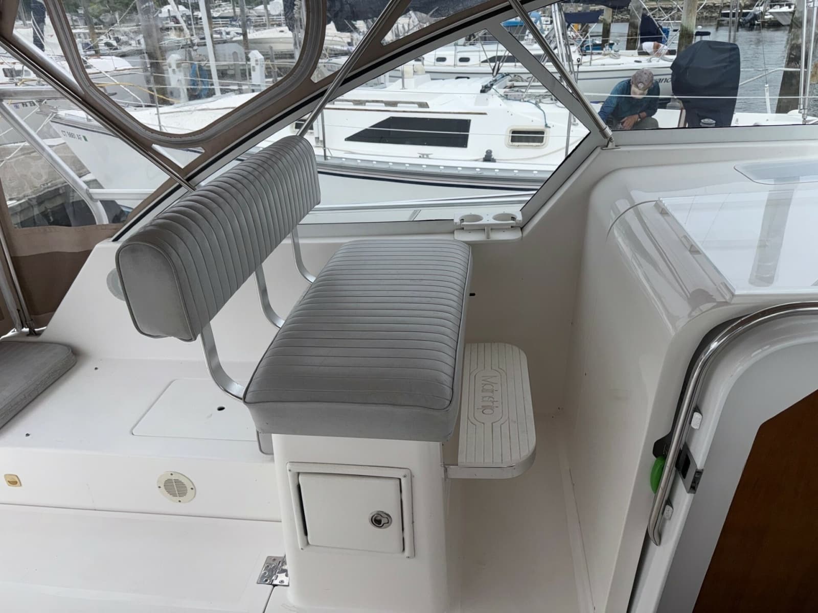 2003 Mainship 34' Pilot - Photo 8