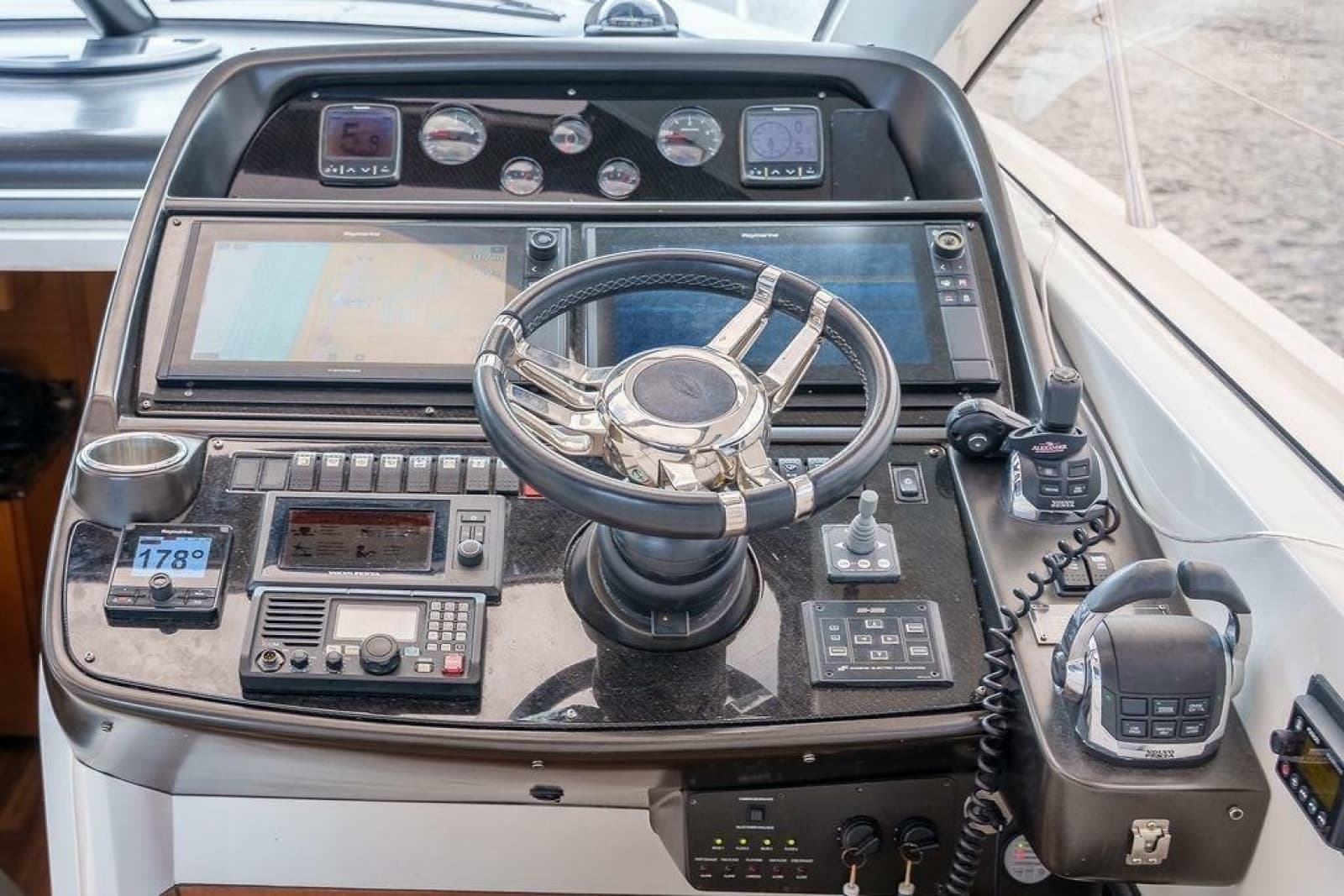 2013 Sunseeker  - Photo 42