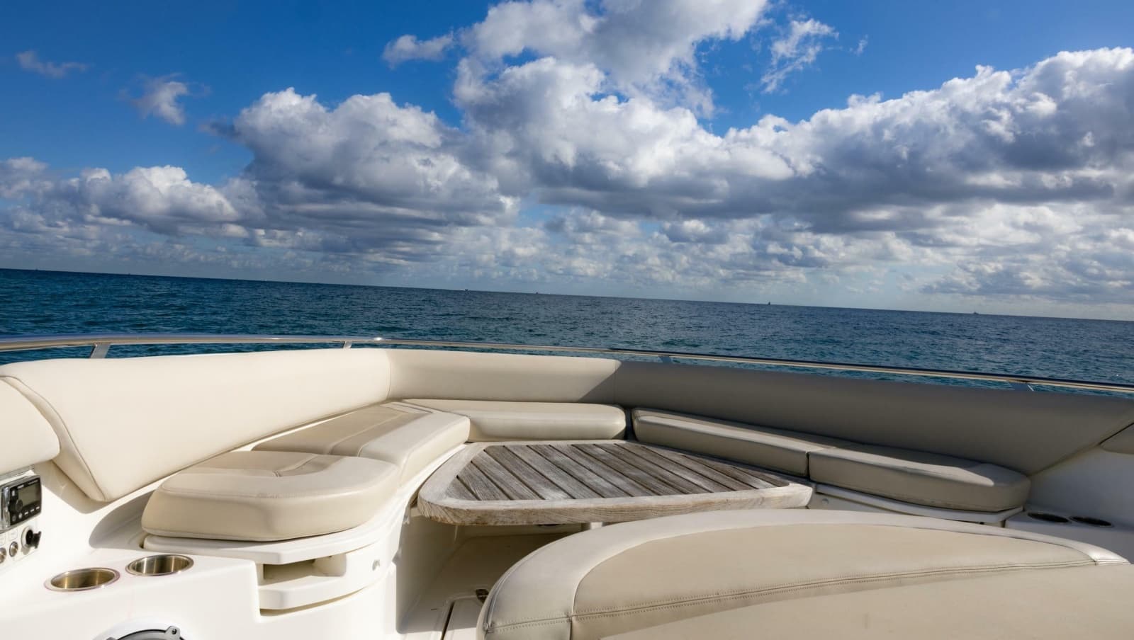 2017 Boston Whaler  - Photo 14