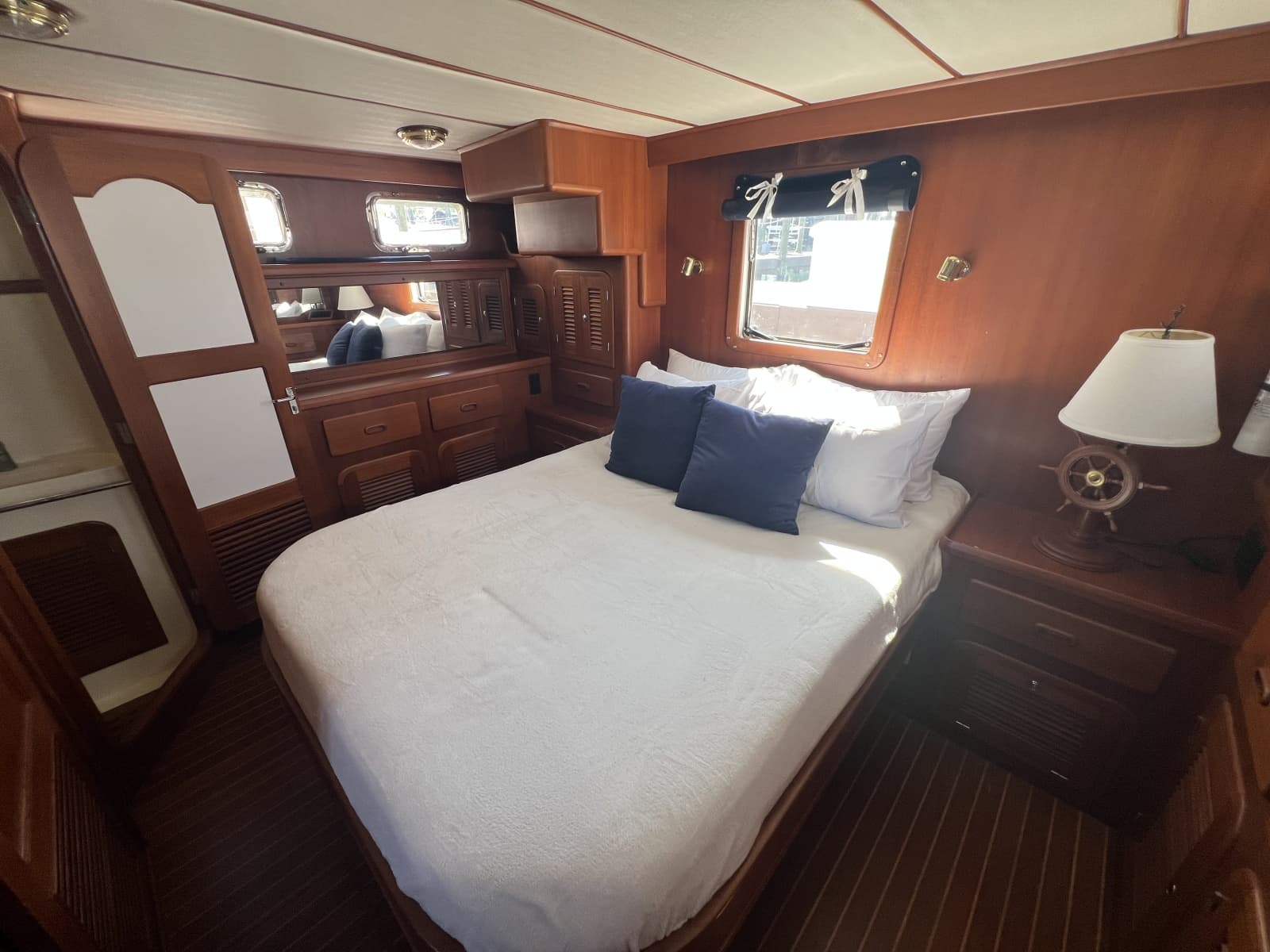 2007 Heritage East 36 Sundeck Trawler - Photo 12