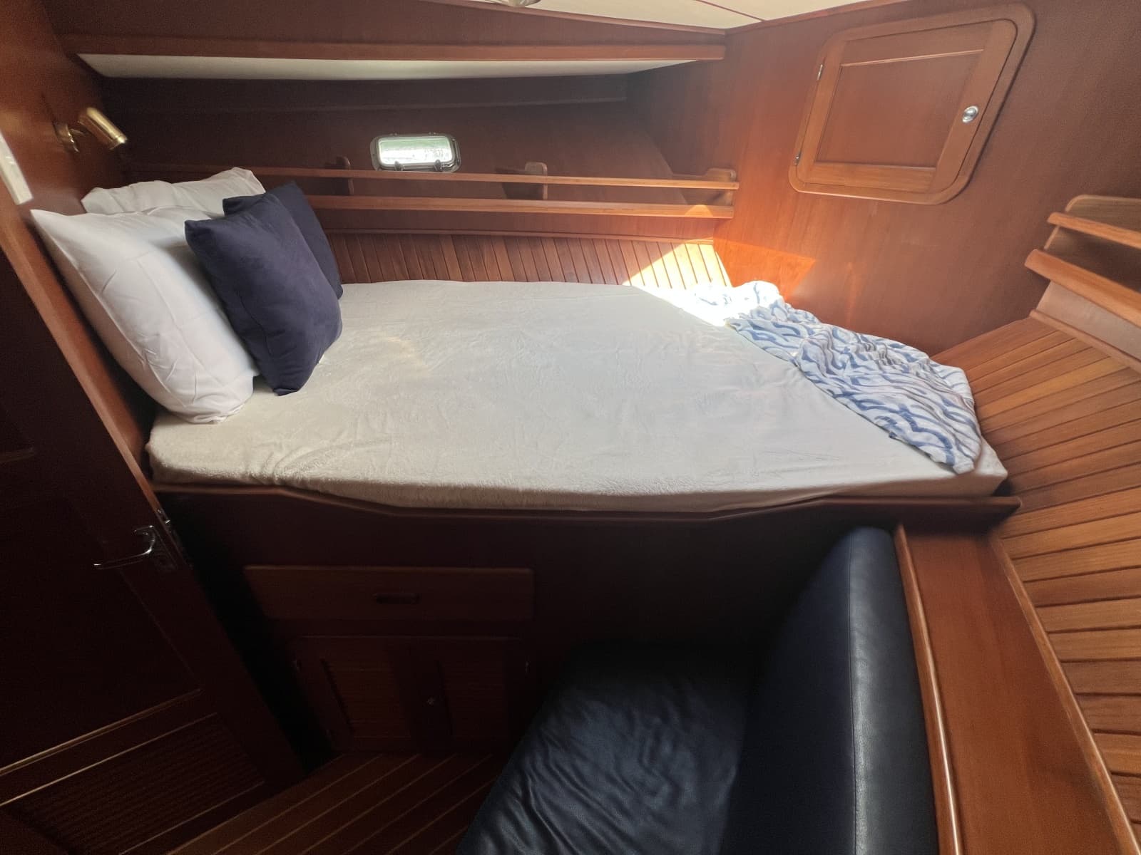 2007 Heritage East 36 Sundeck Trawler - Photo 16