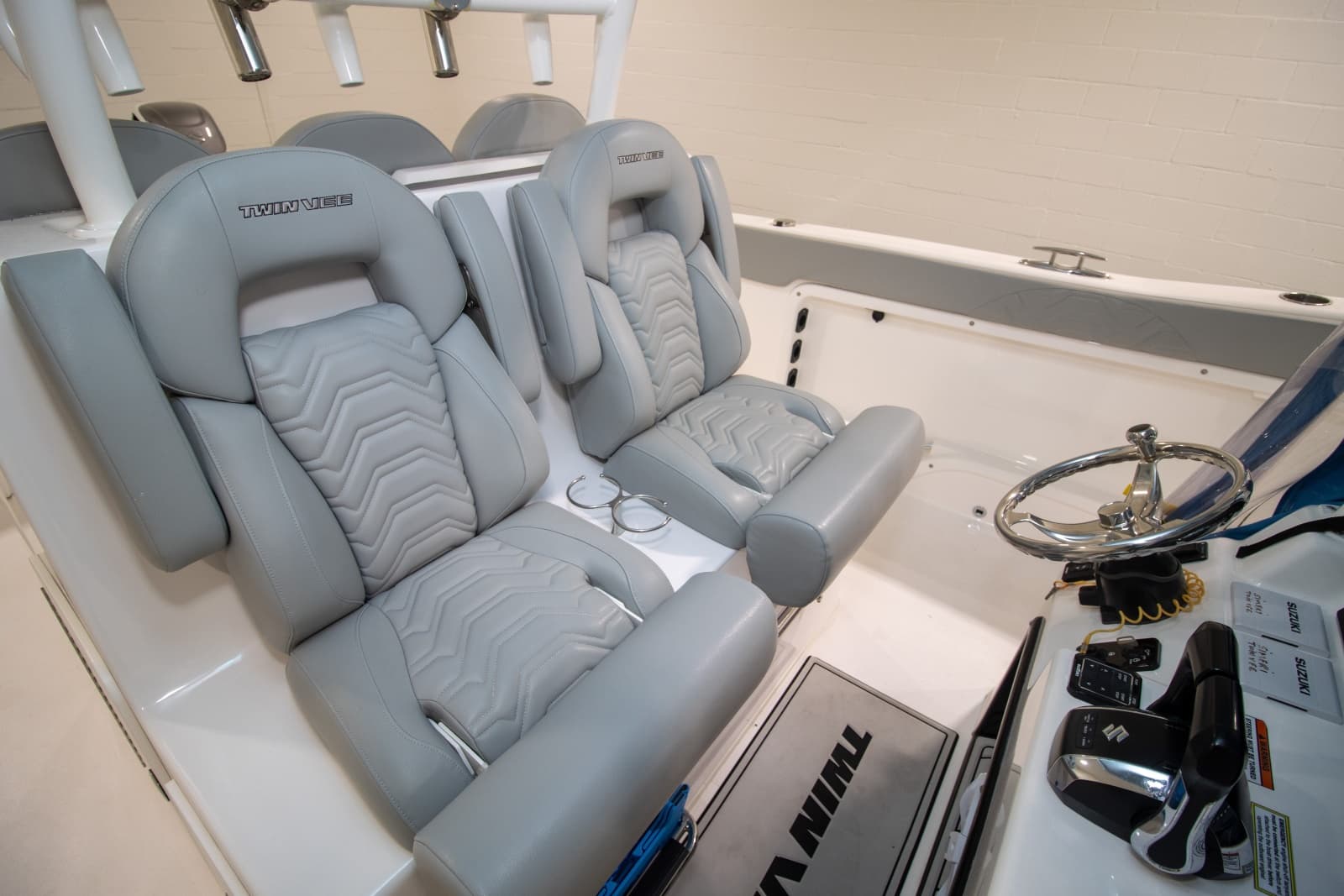 2023 Twin Vee 340 GFX - Photo 25