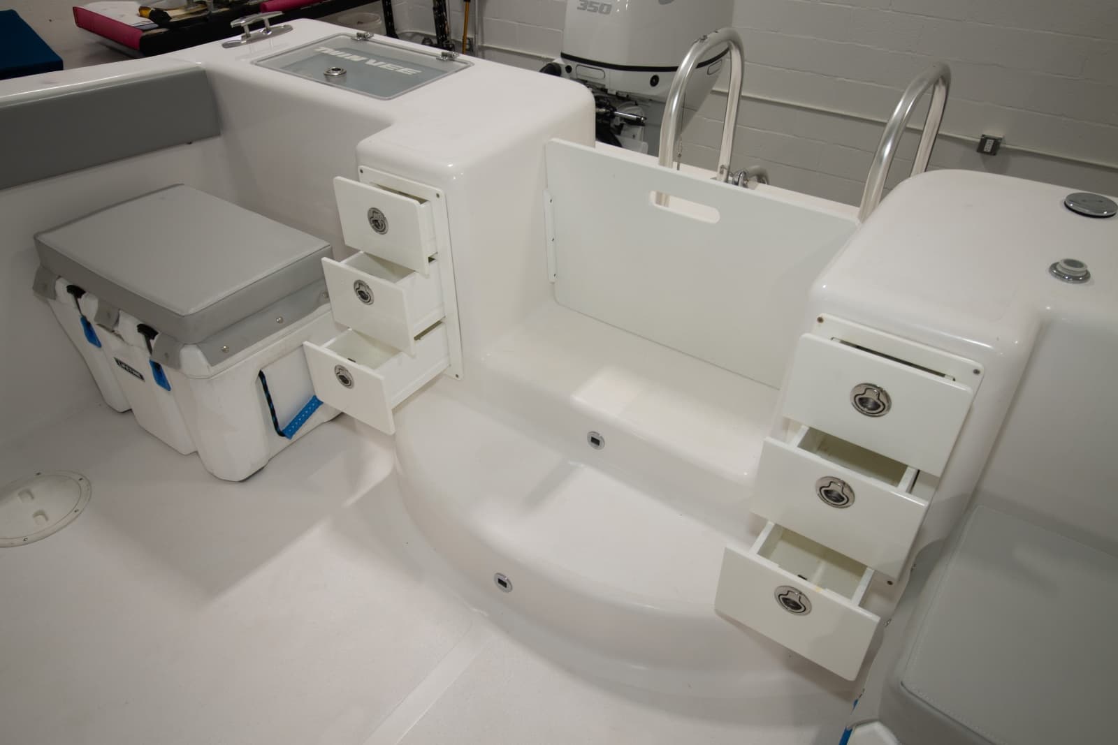 2023 Twin Vee 340 GFX - Photo 8